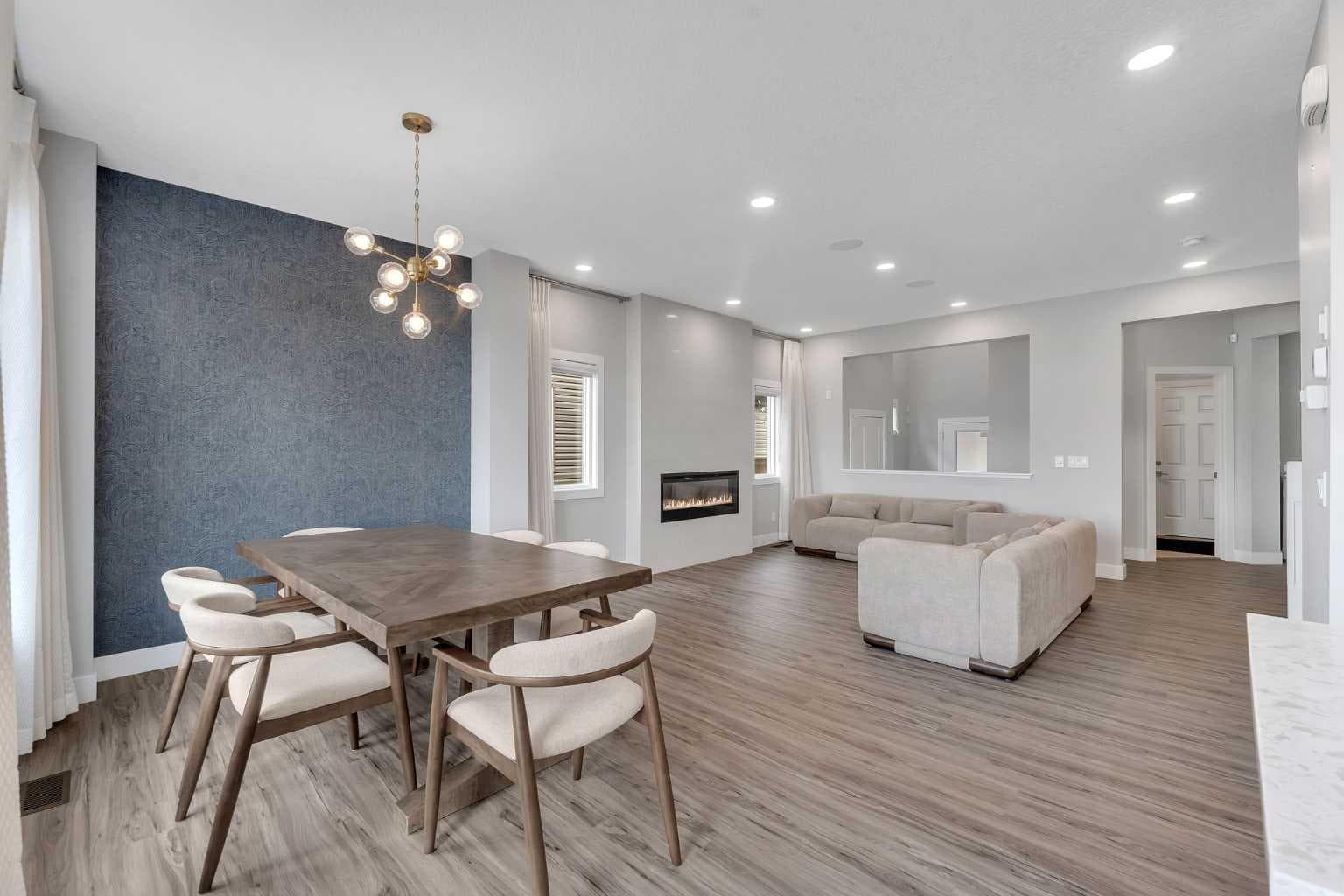81 Carringvue Manor NW