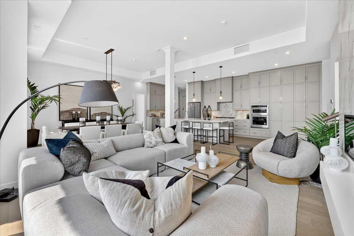 102, 150 Marina Cove SE