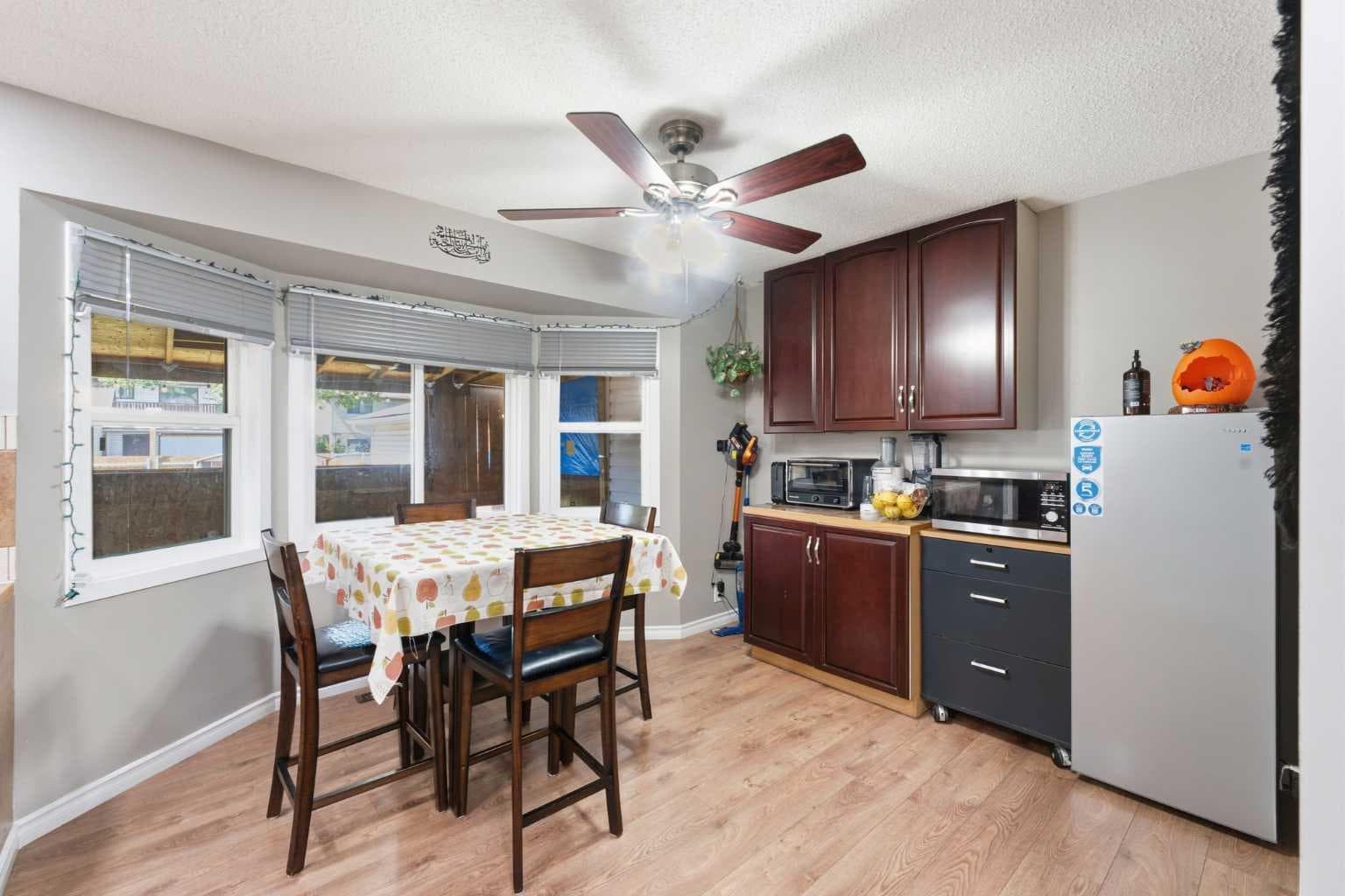 227 Abalone Place NE