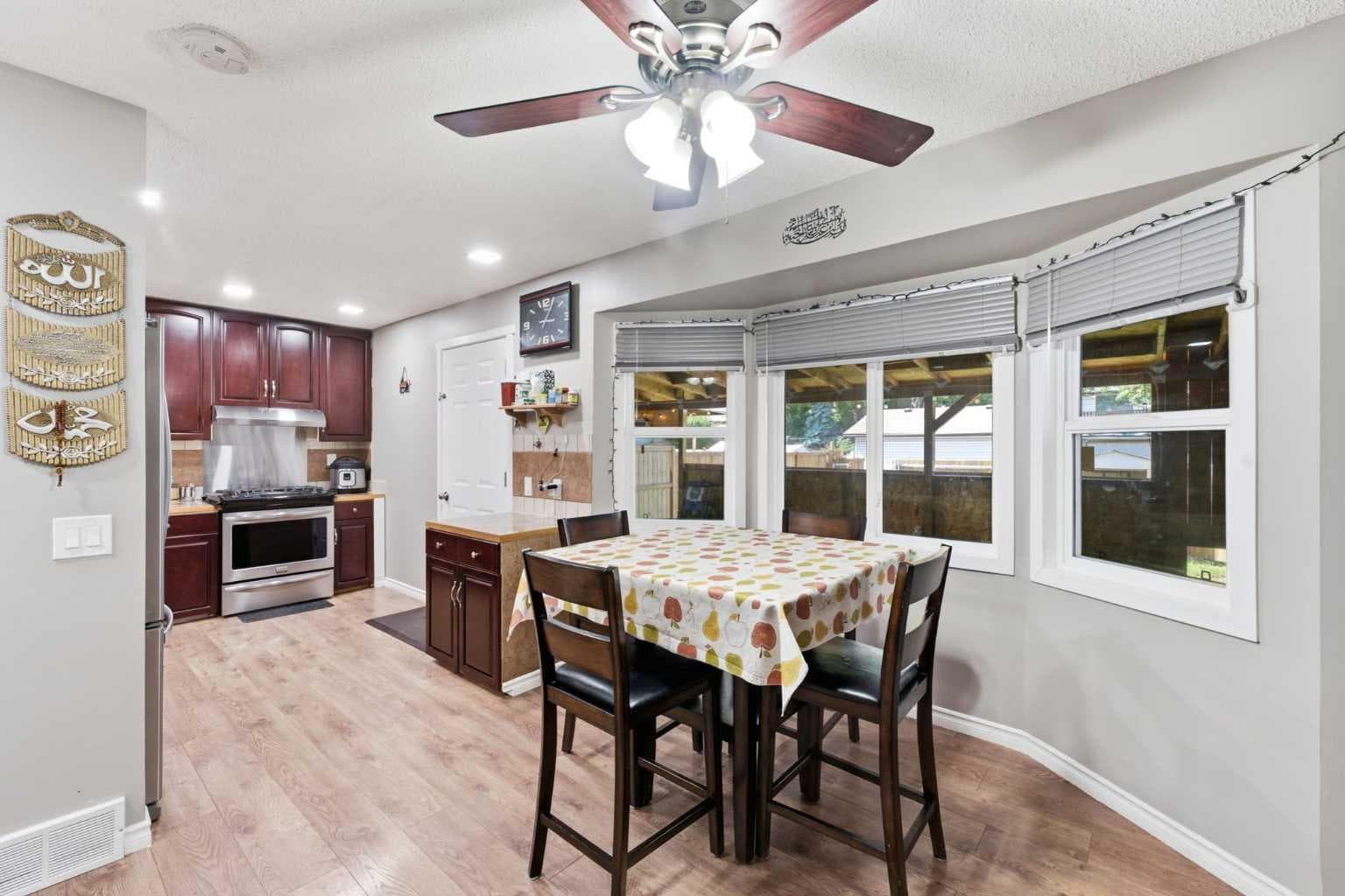 227 Abalone Place NE