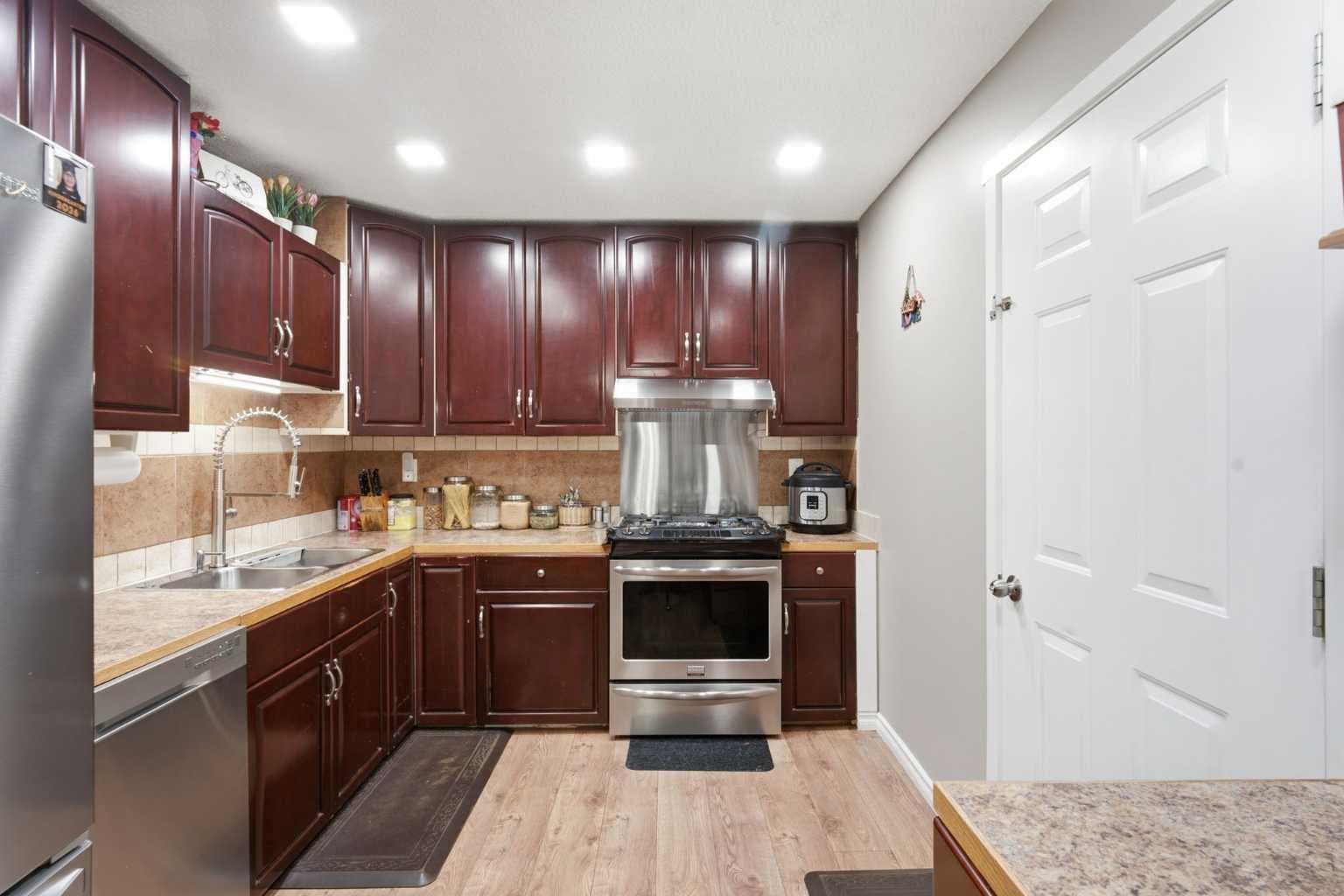 227 Abalone Place NE