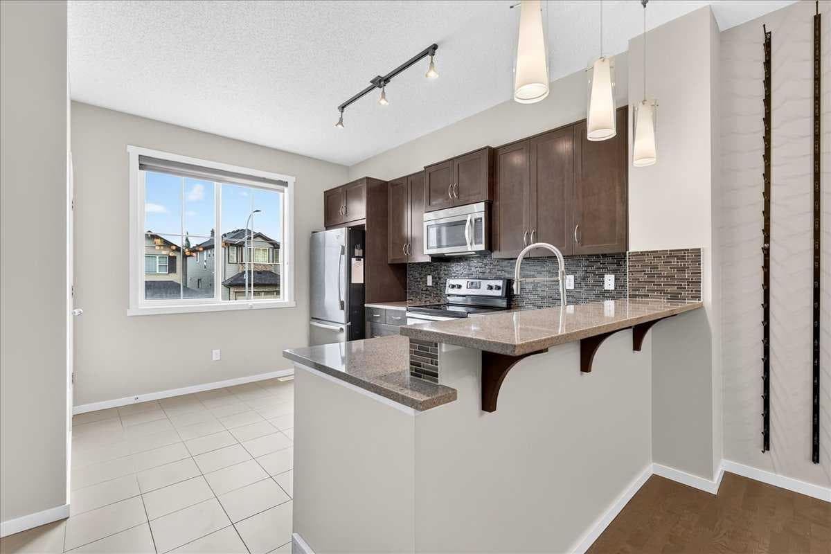 77 Kinlea Way NW