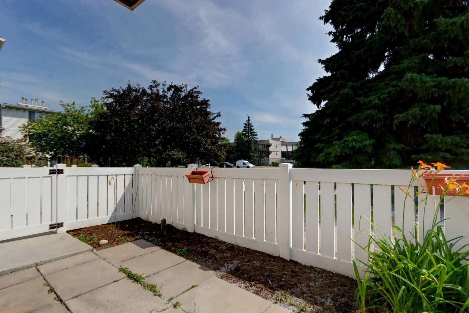 37, 3015 51 Street SW