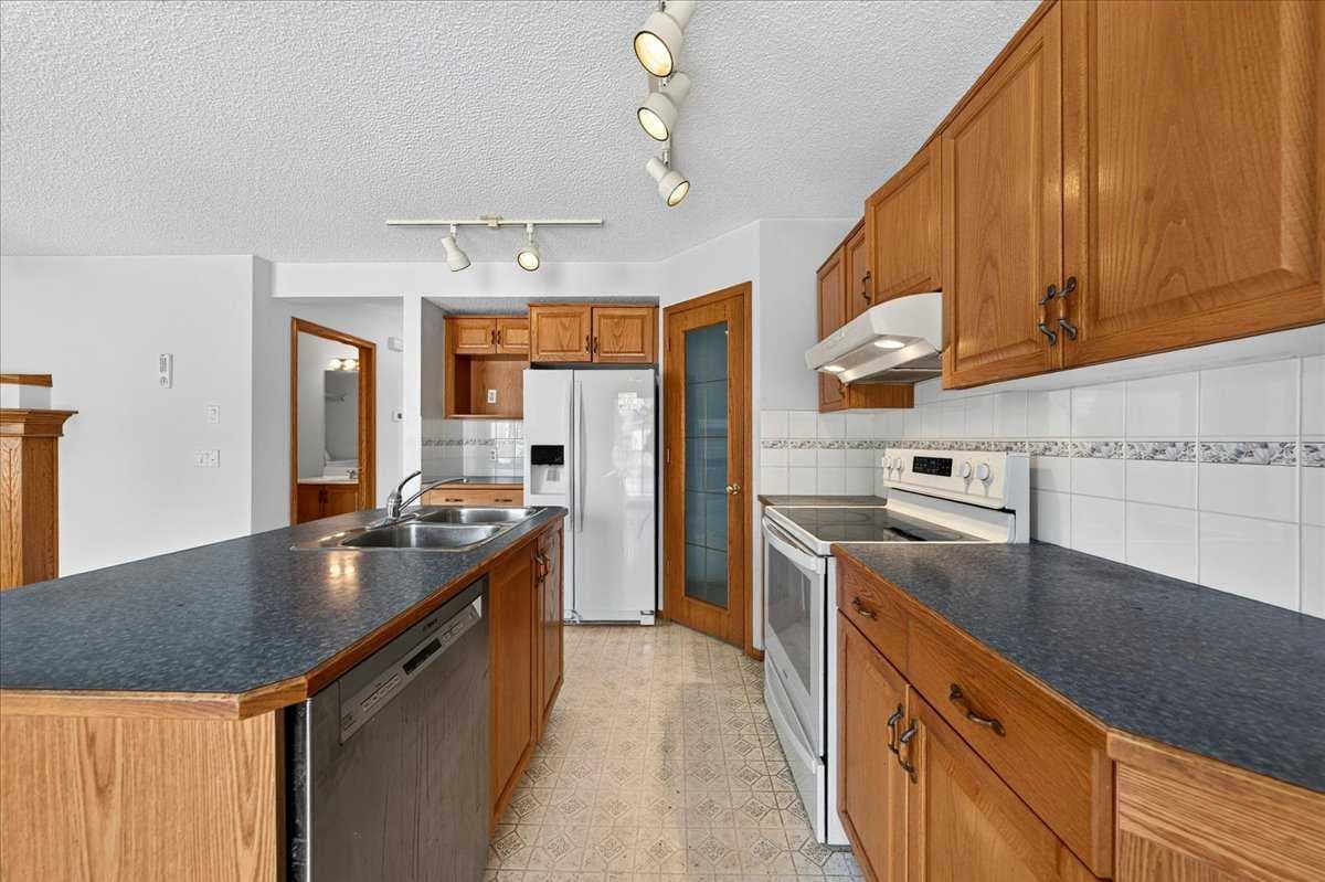 74 Anaheim Gardens NE