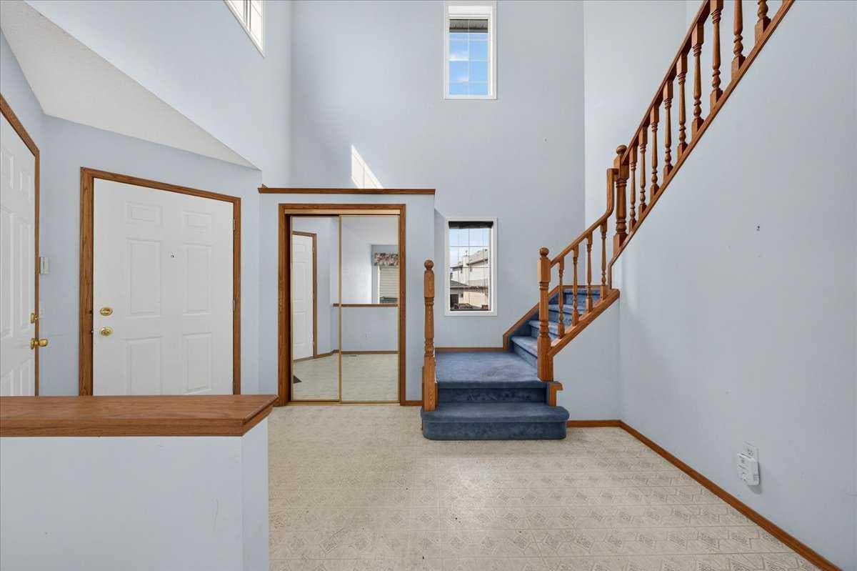 74 Anaheim Gardens NE