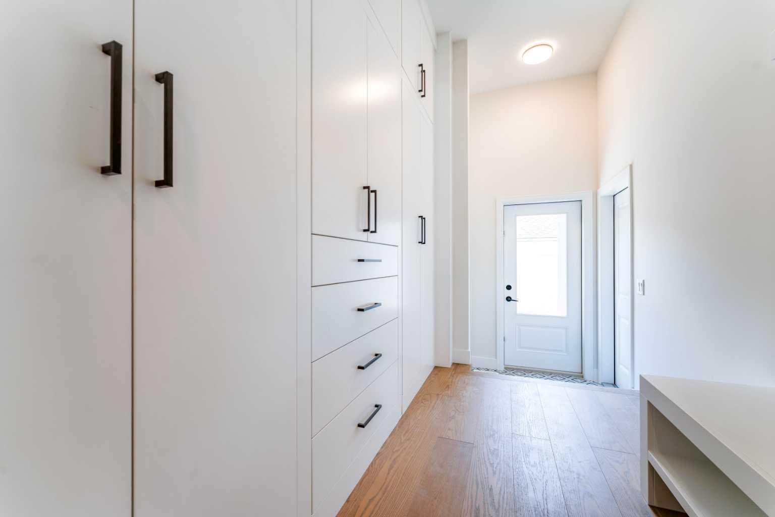 812 1 Street NW