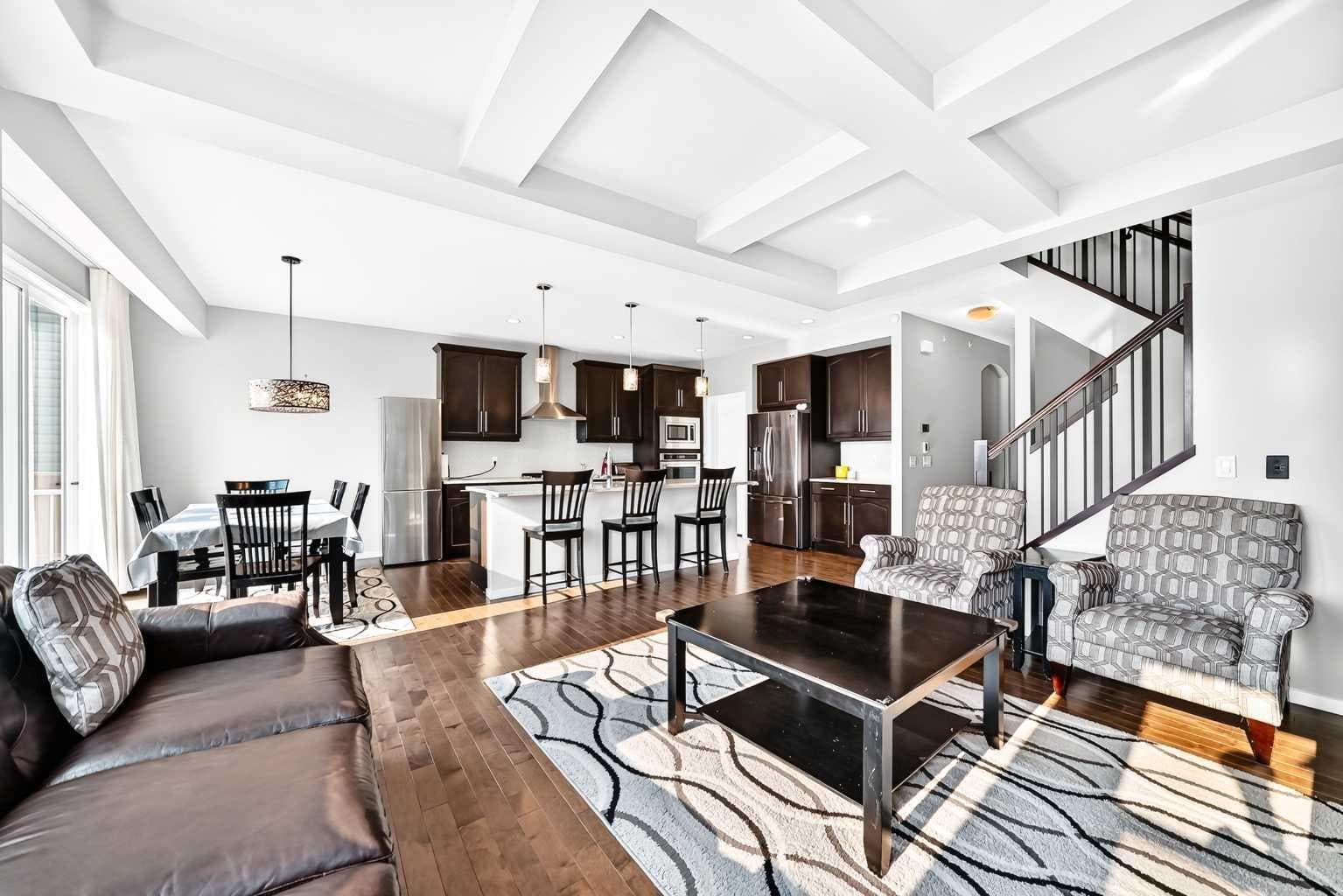 296 Nolancrest Heights NW