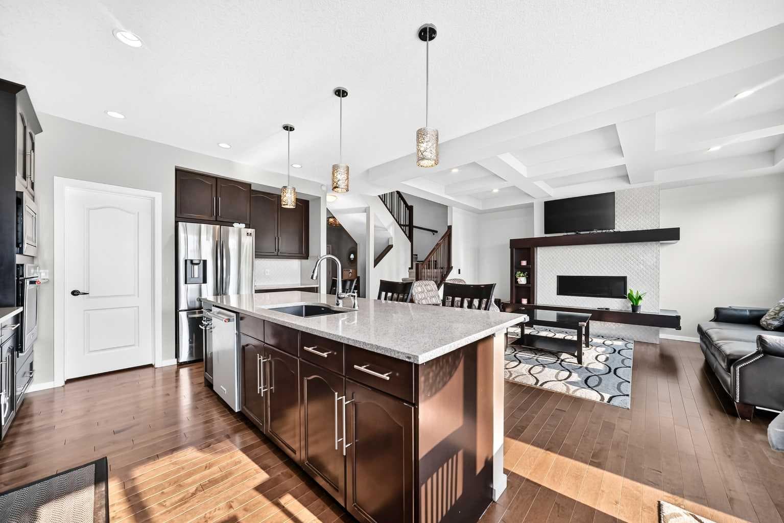 296 Nolancrest Heights NW