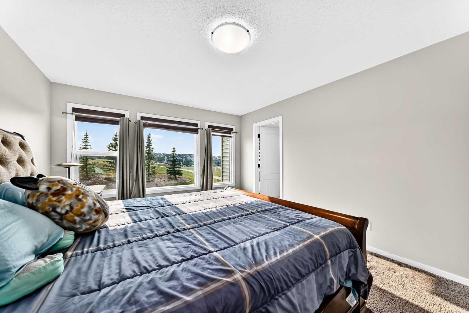 296 Nolancrest Heights NW