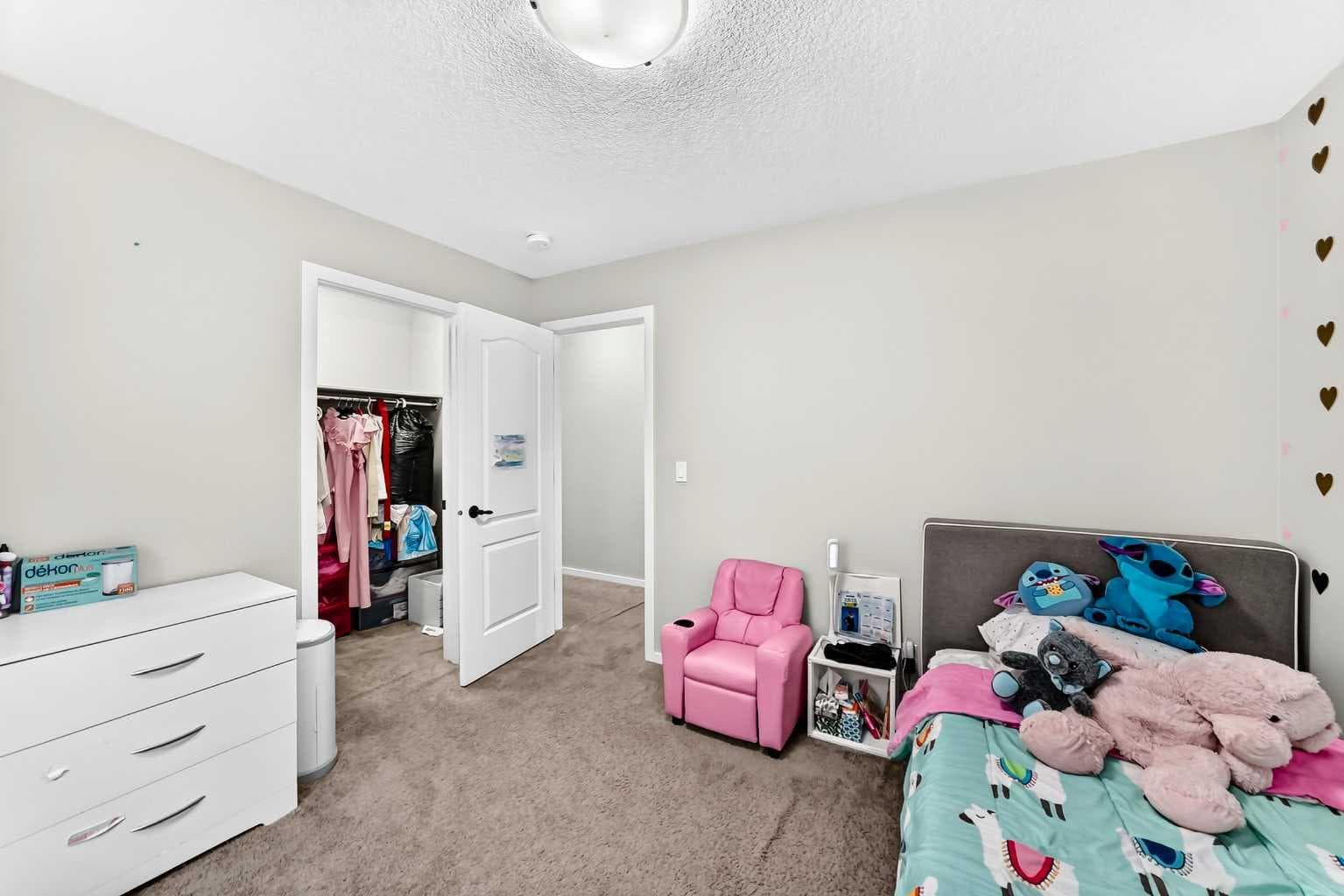 296 Nolancrest Heights NW