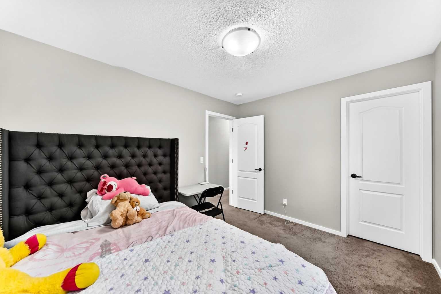 296 Nolancrest Heights NW
