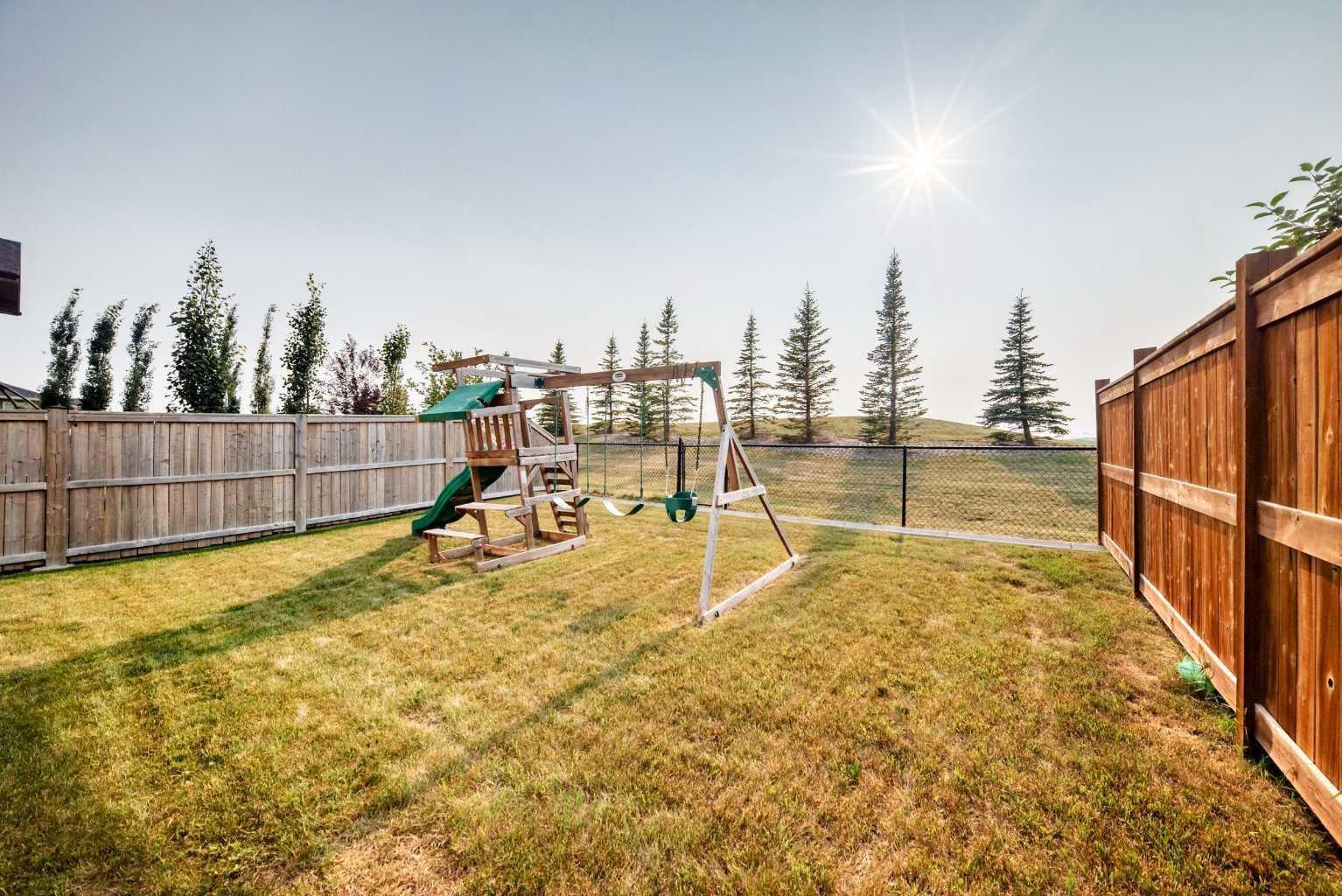 296 Nolancrest Heights NW