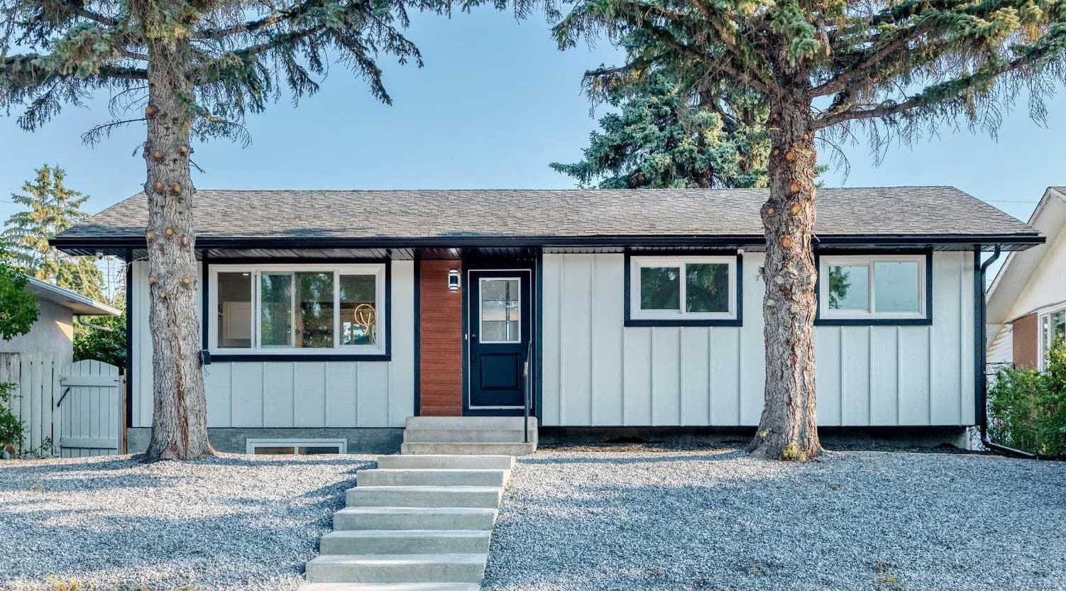 808 Avonlea Place SE