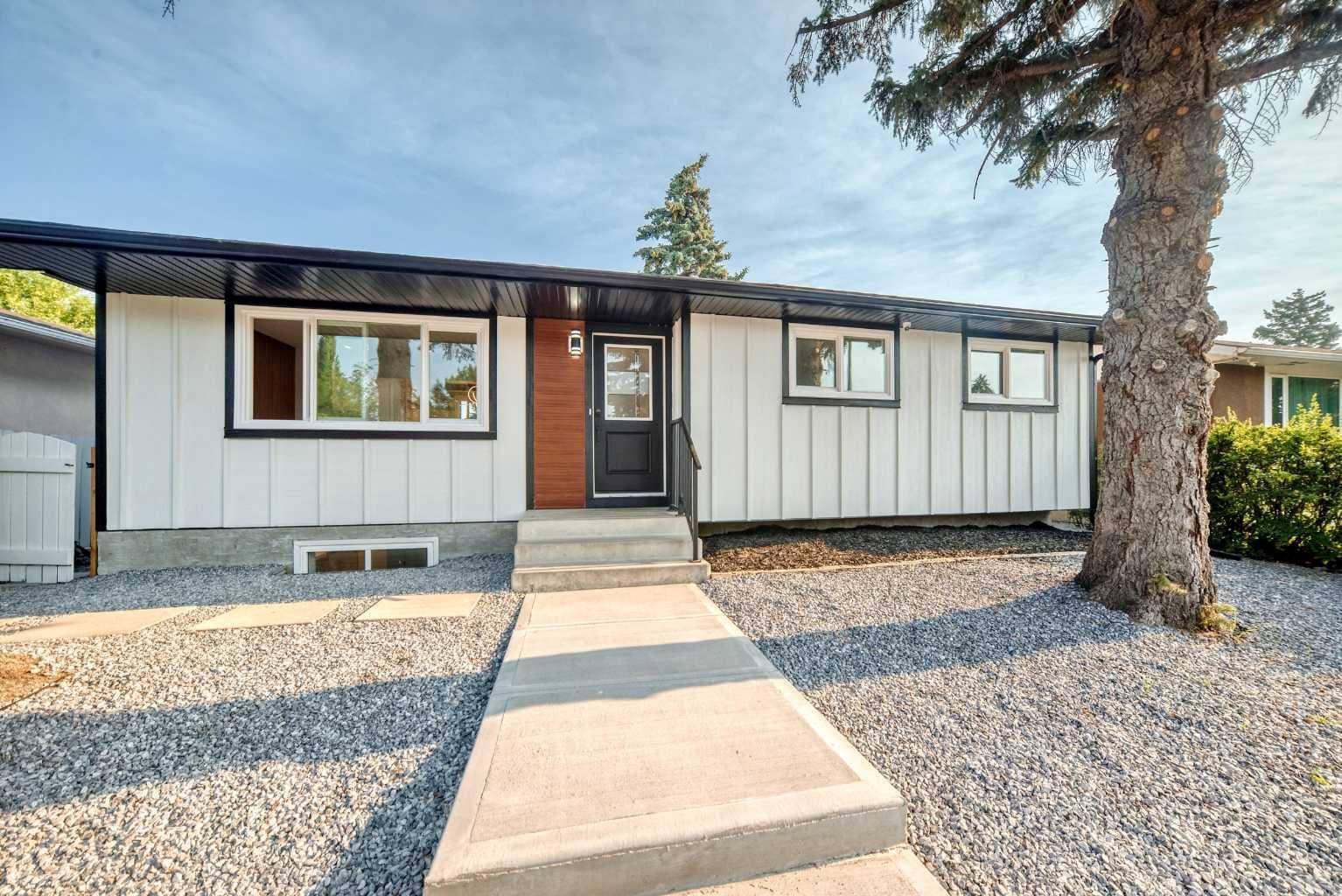 808 Avonlea Place SE