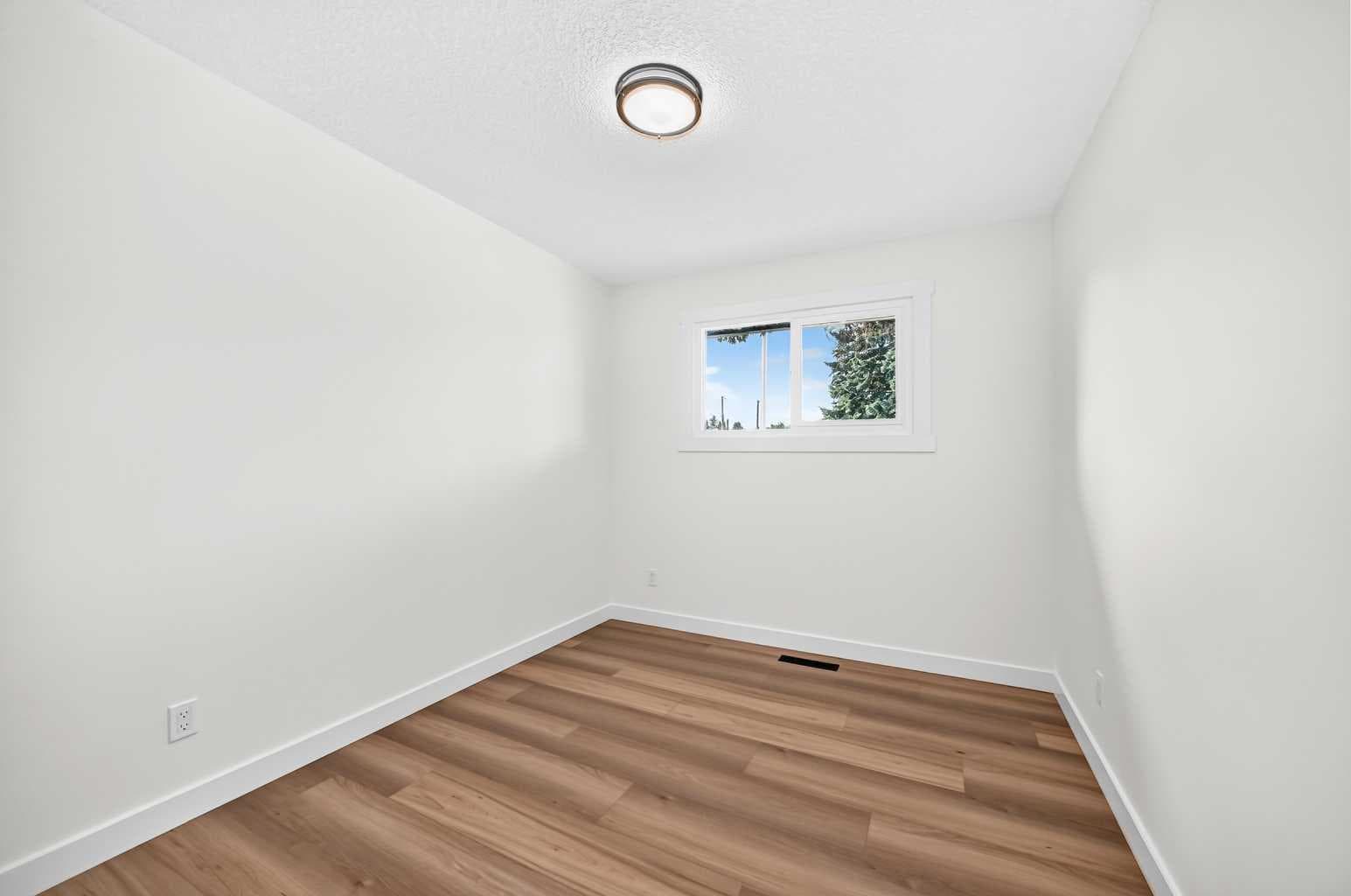 808 Avonlea Place SE