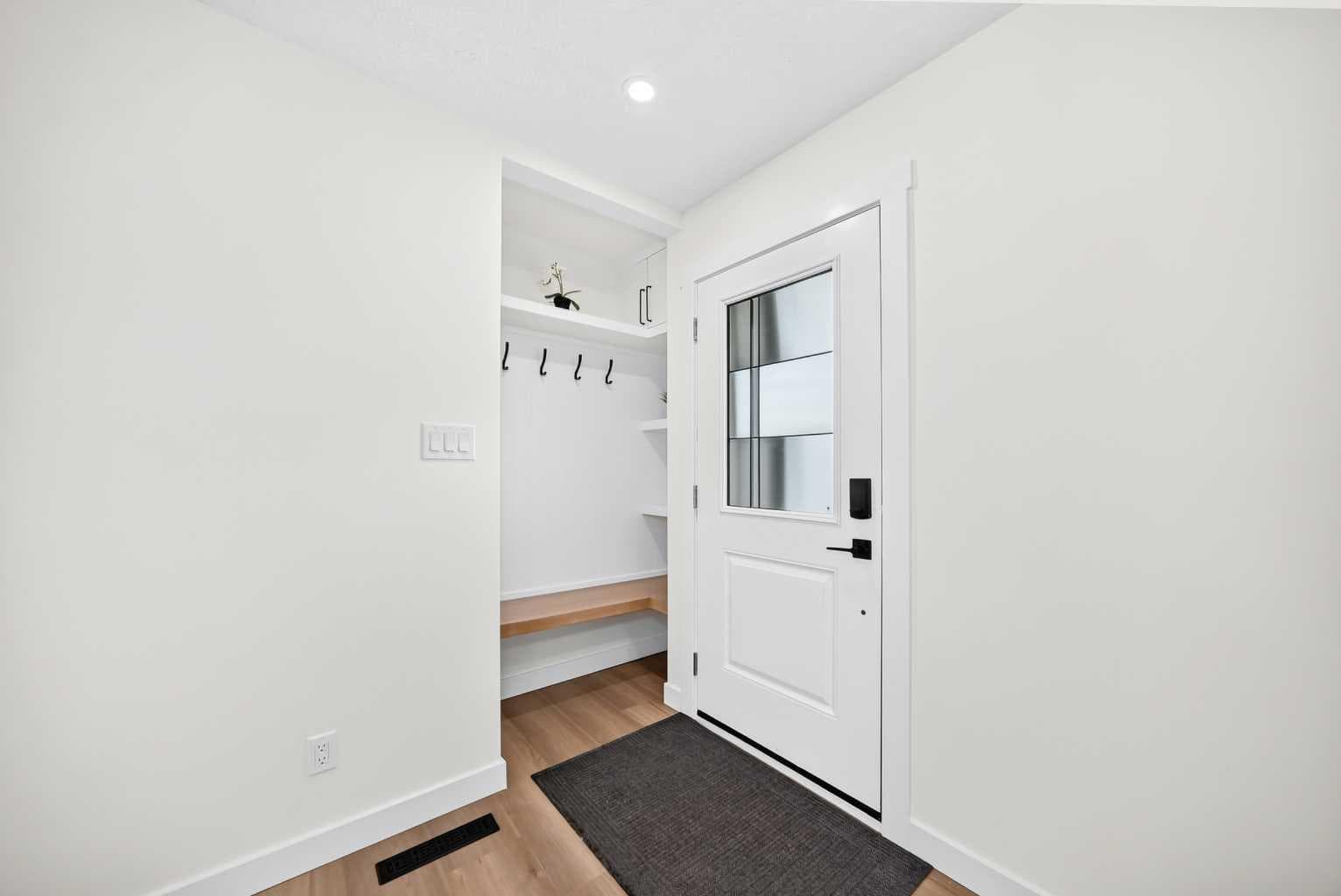 808 Avonlea Place SE