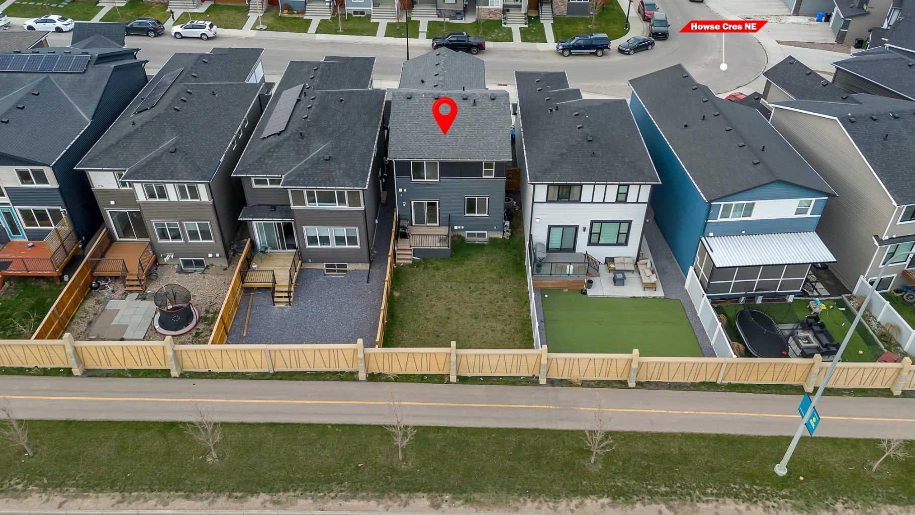 132 Howse Crescent NE