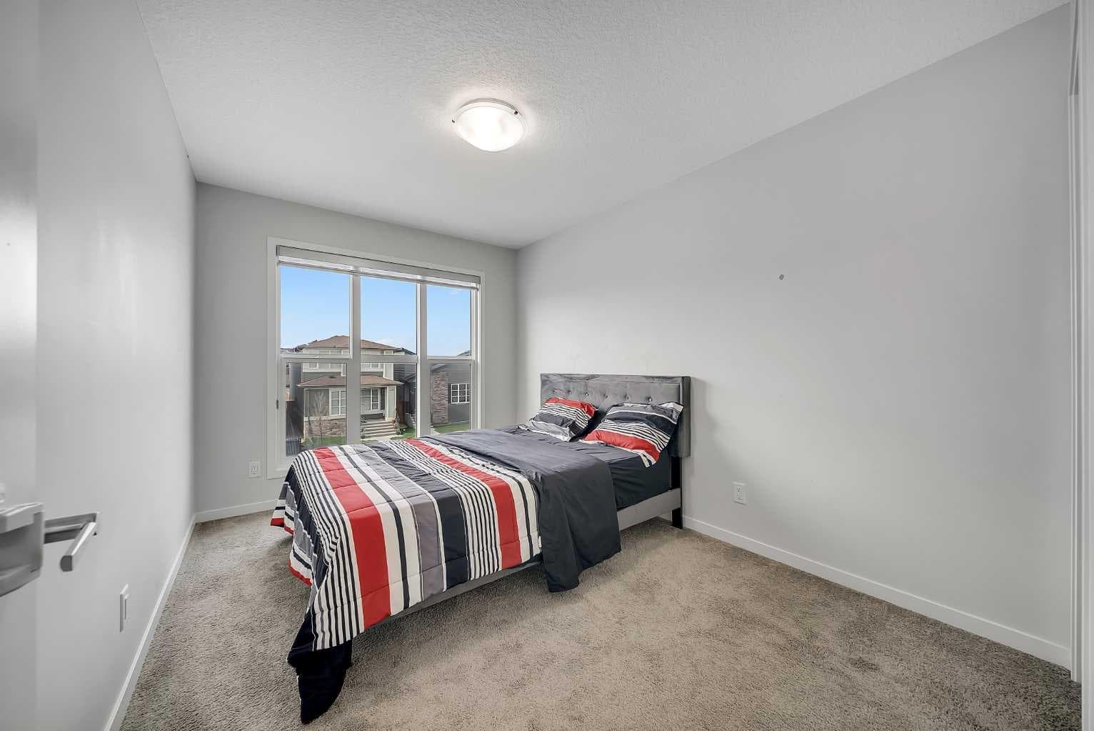 132 Howse Crescent NE