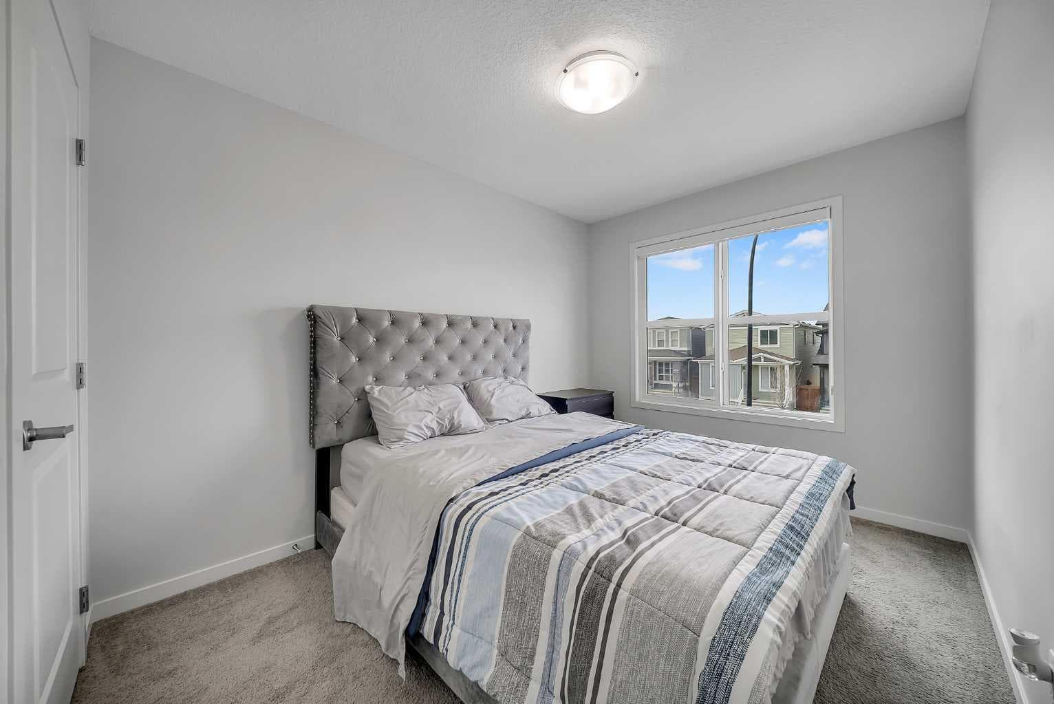 132 Howse Crescent NE
