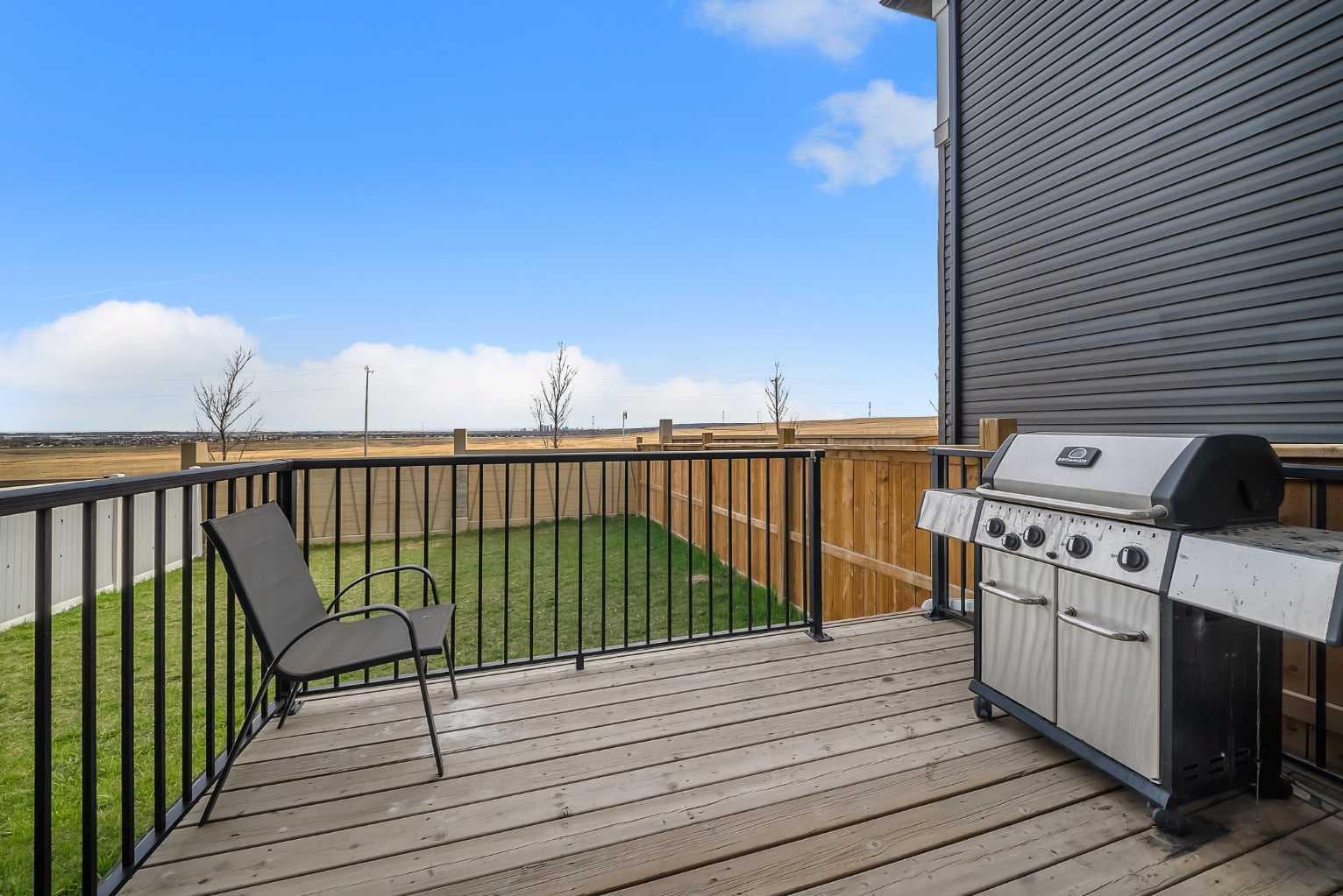 132 Howse Crescent NE