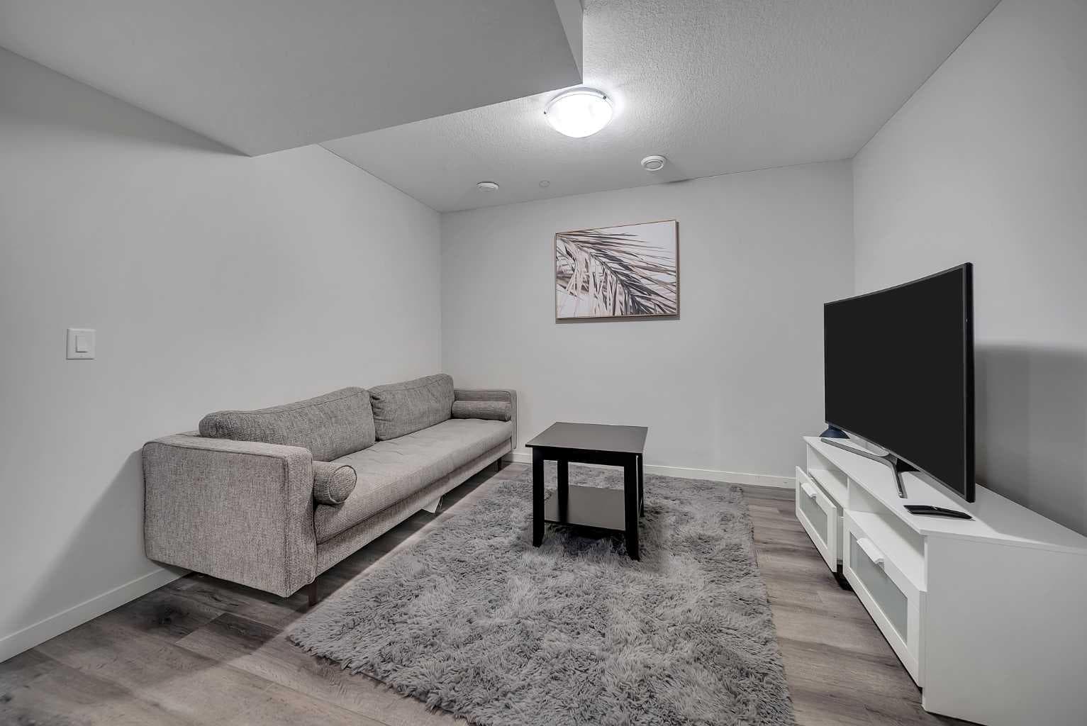 132 Howse Crescent NE