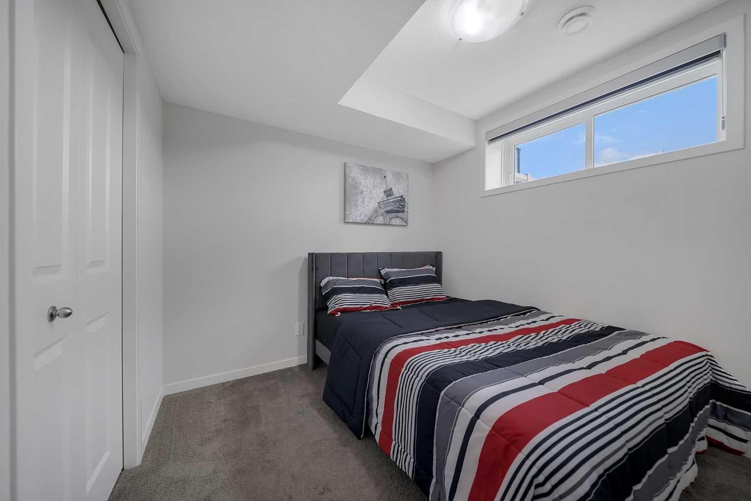 132 Howse Crescent NE