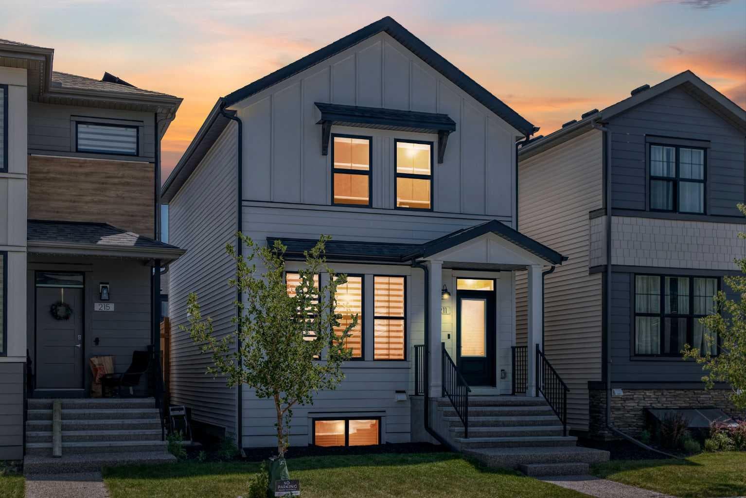 211 Silverton Glen Crescent SW