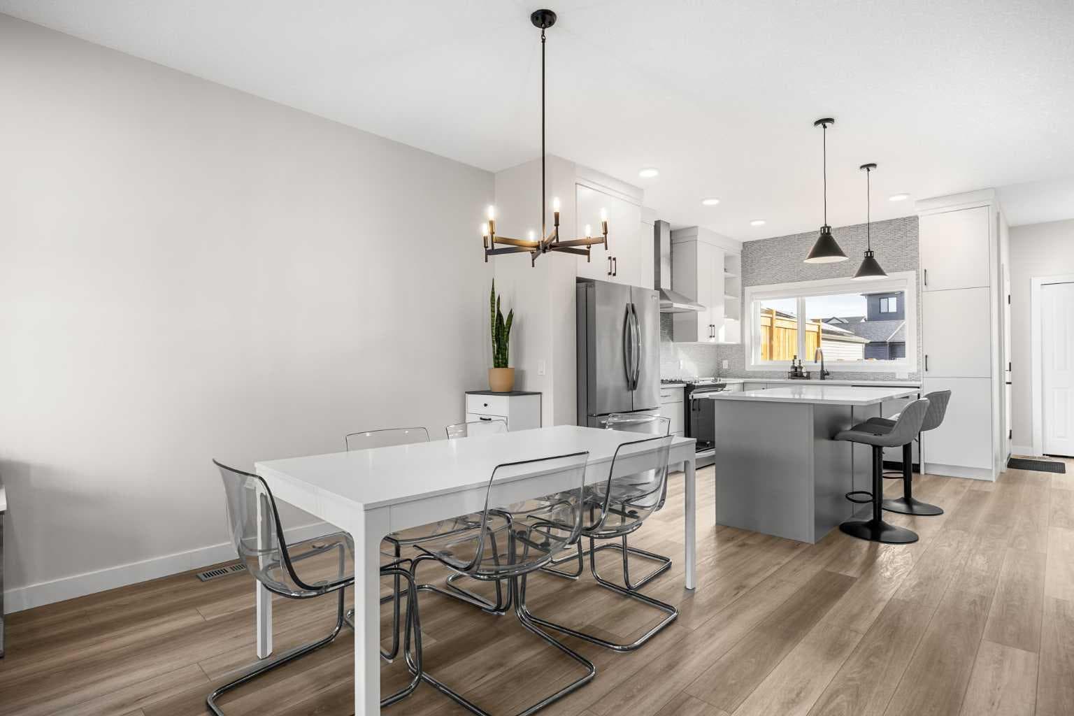 211 Silverton Glen Crescent SW