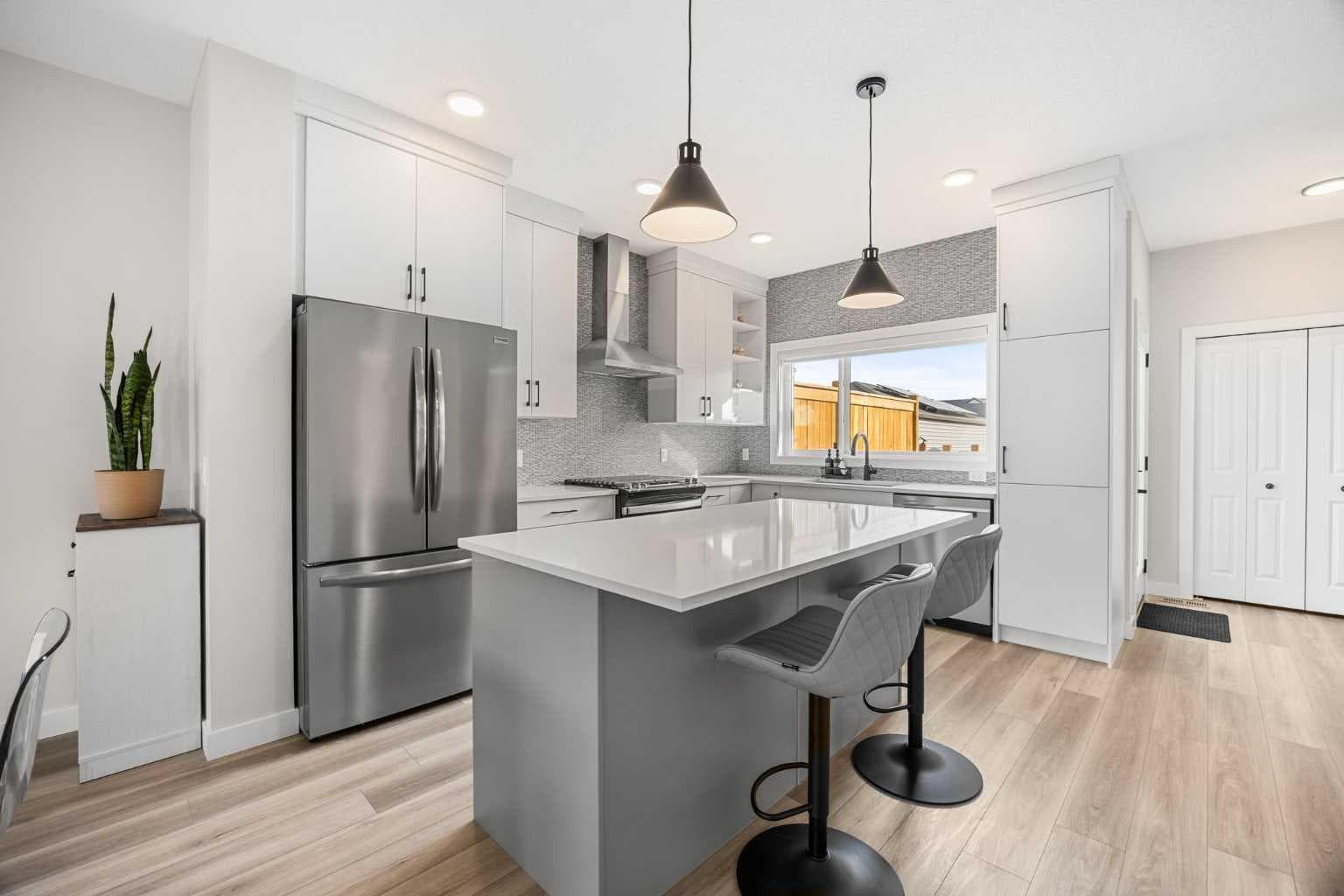 211 Silverton Glen Crescent SW