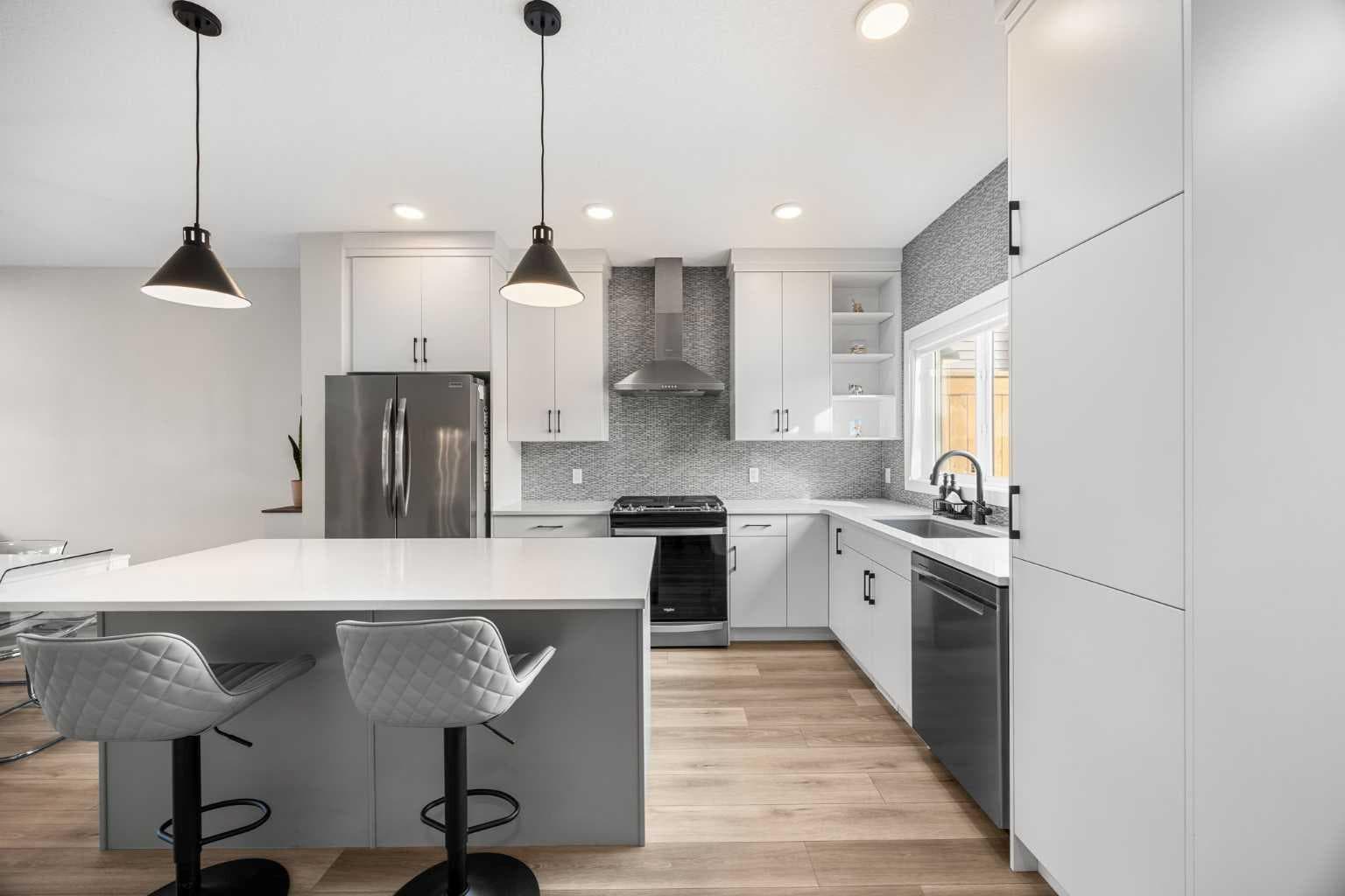 211 Silverton Glen Crescent SW
