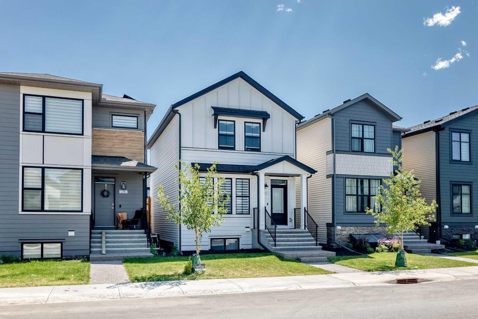 211 Silverton Glen Crescent SW