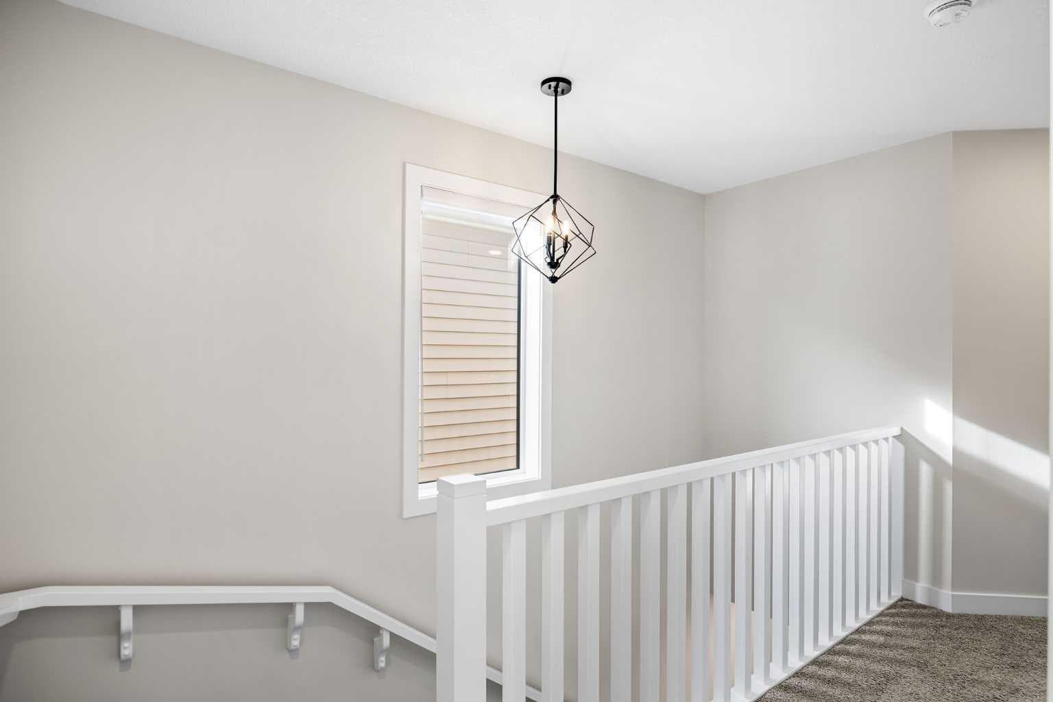211 Silverton Glen Crescent SW