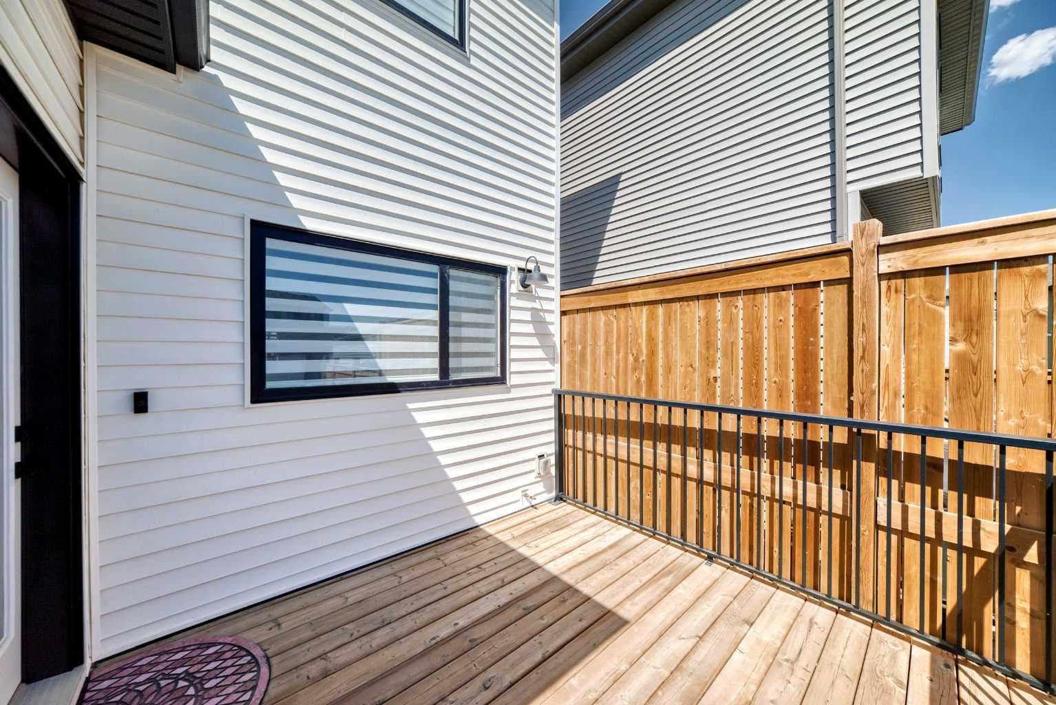 211 Silverton Glen Crescent SW