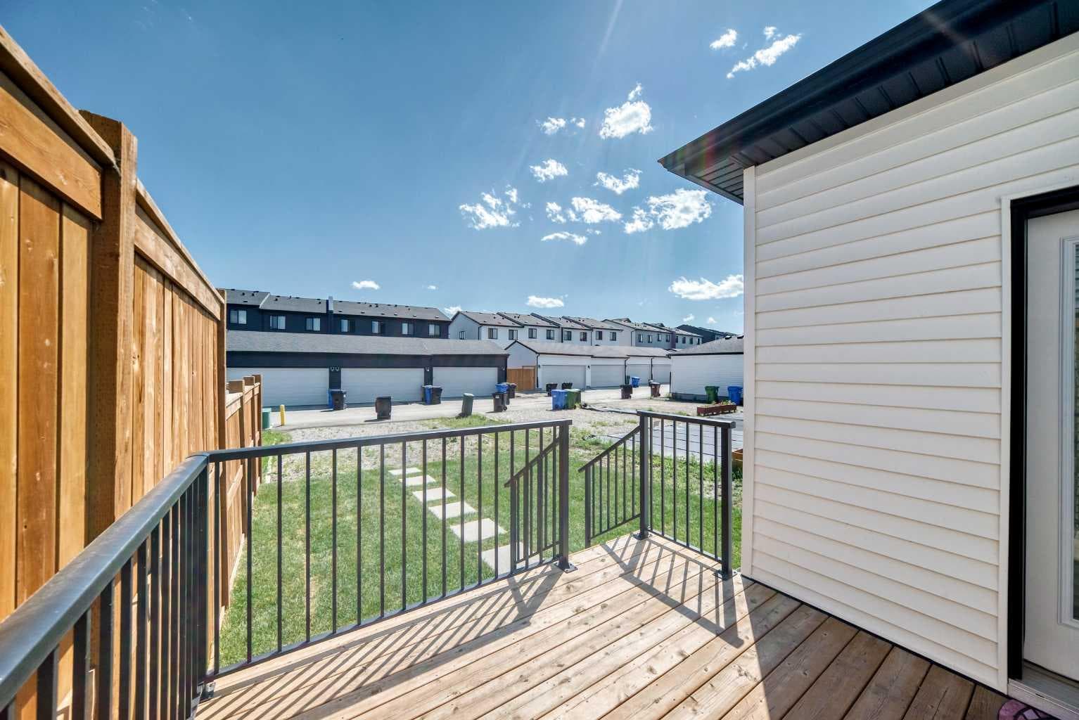 211 Silverton Glen Crescent SW