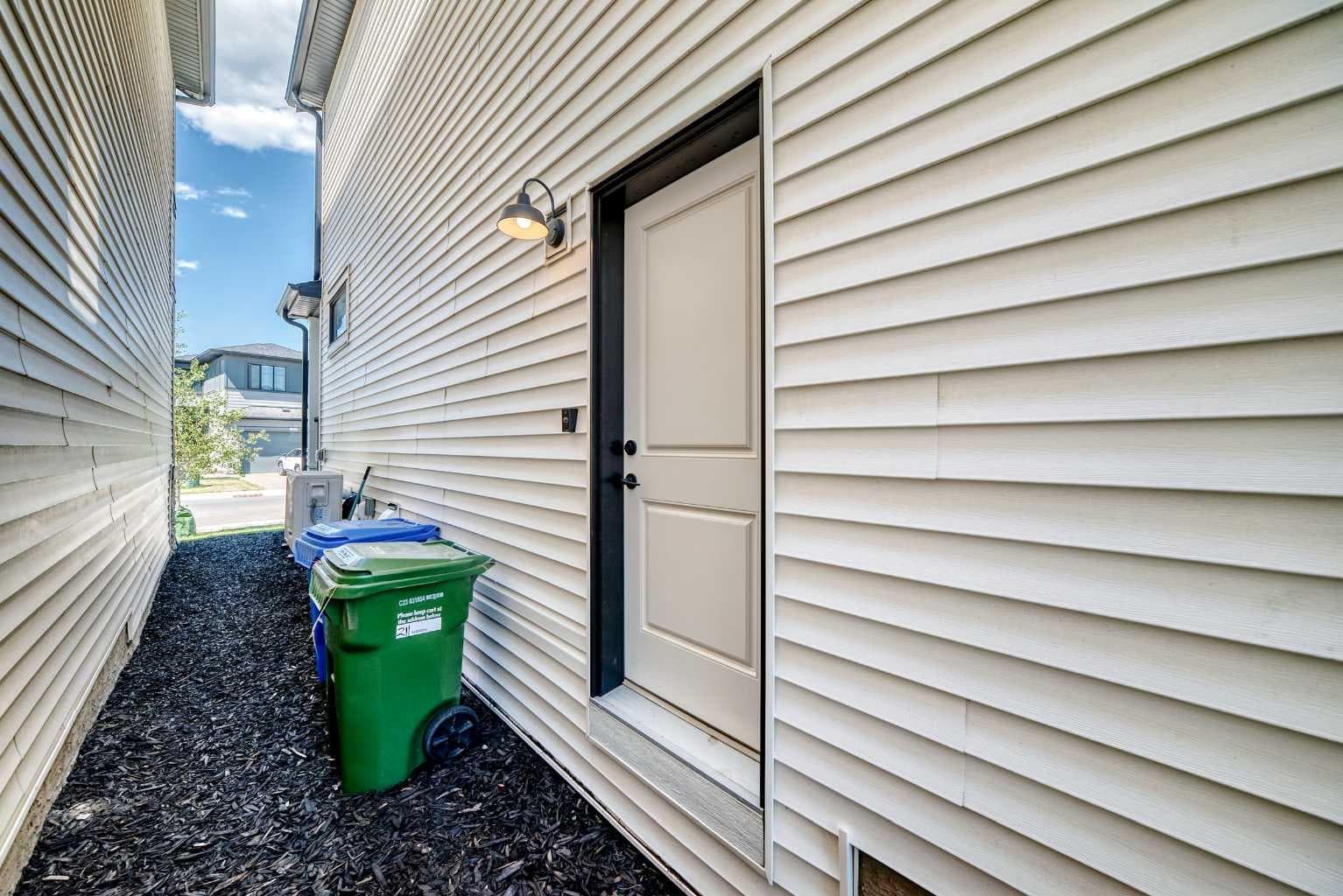 211 Silverton Glen Crescent SW
