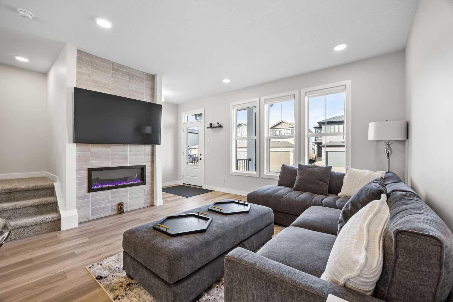 211 Silverton Glen Crescent SW