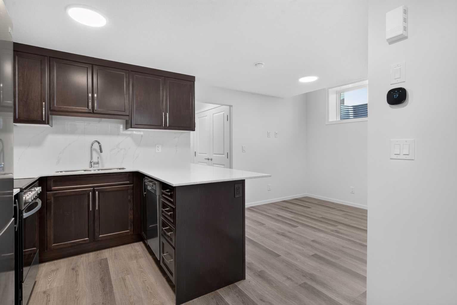 110 Yorkstone Villas SW