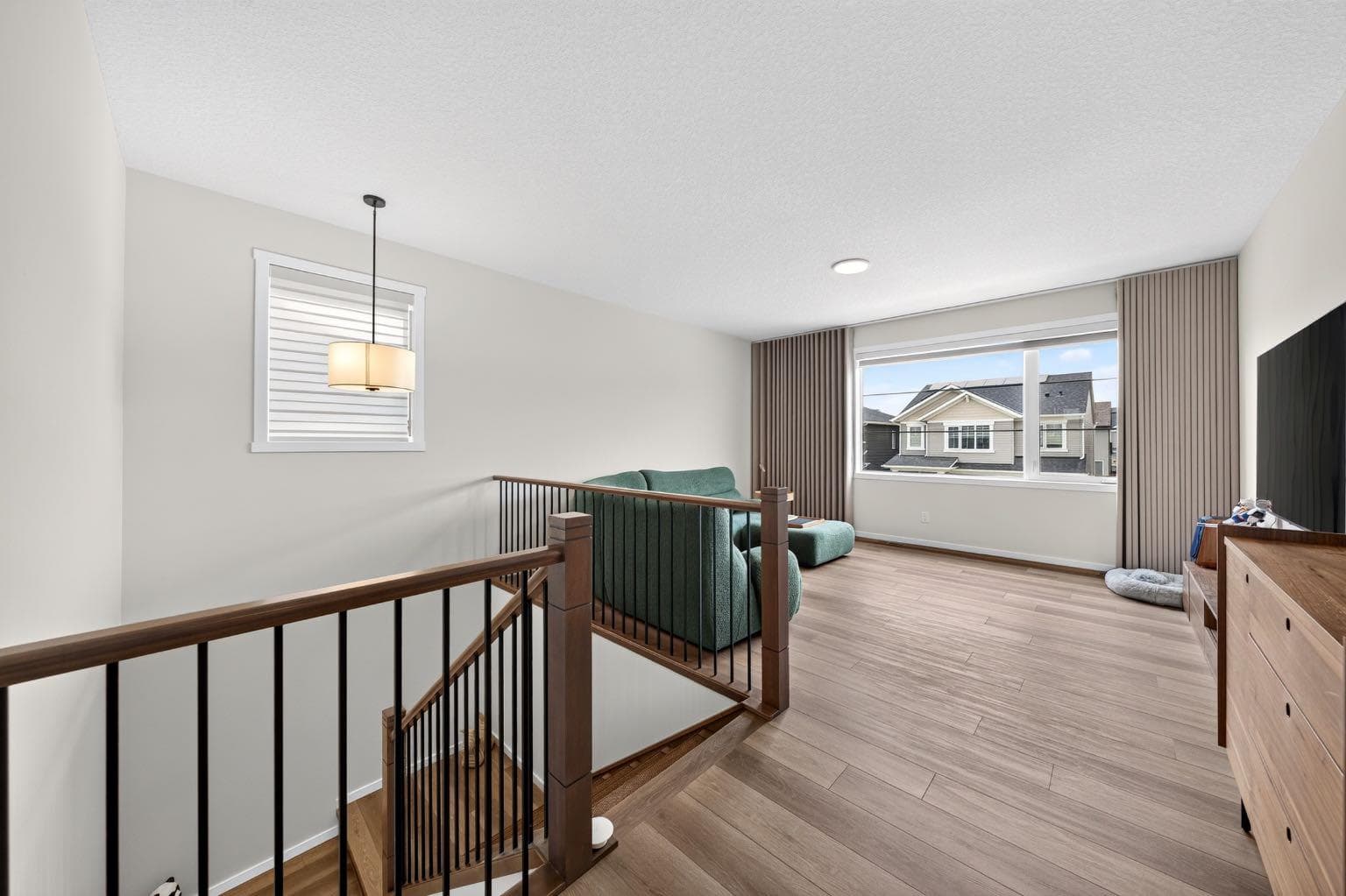 155 Carringford View NW