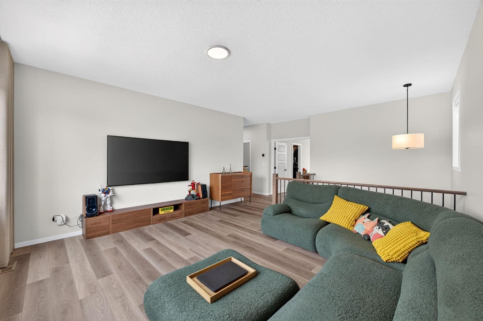 155 Carringford View NW