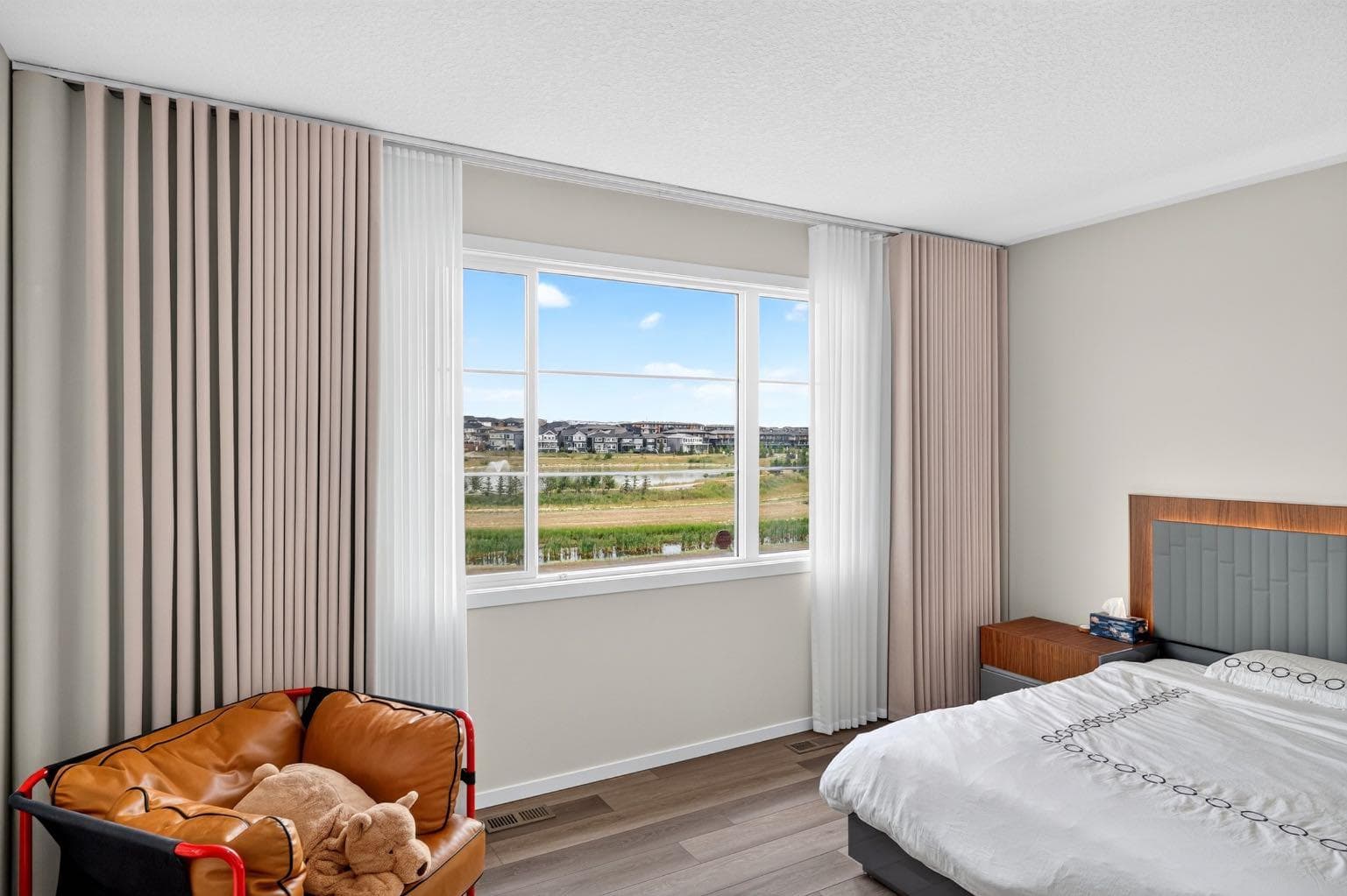155 Carringford View NW