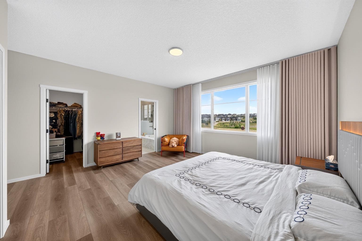 155 Carringford View NW