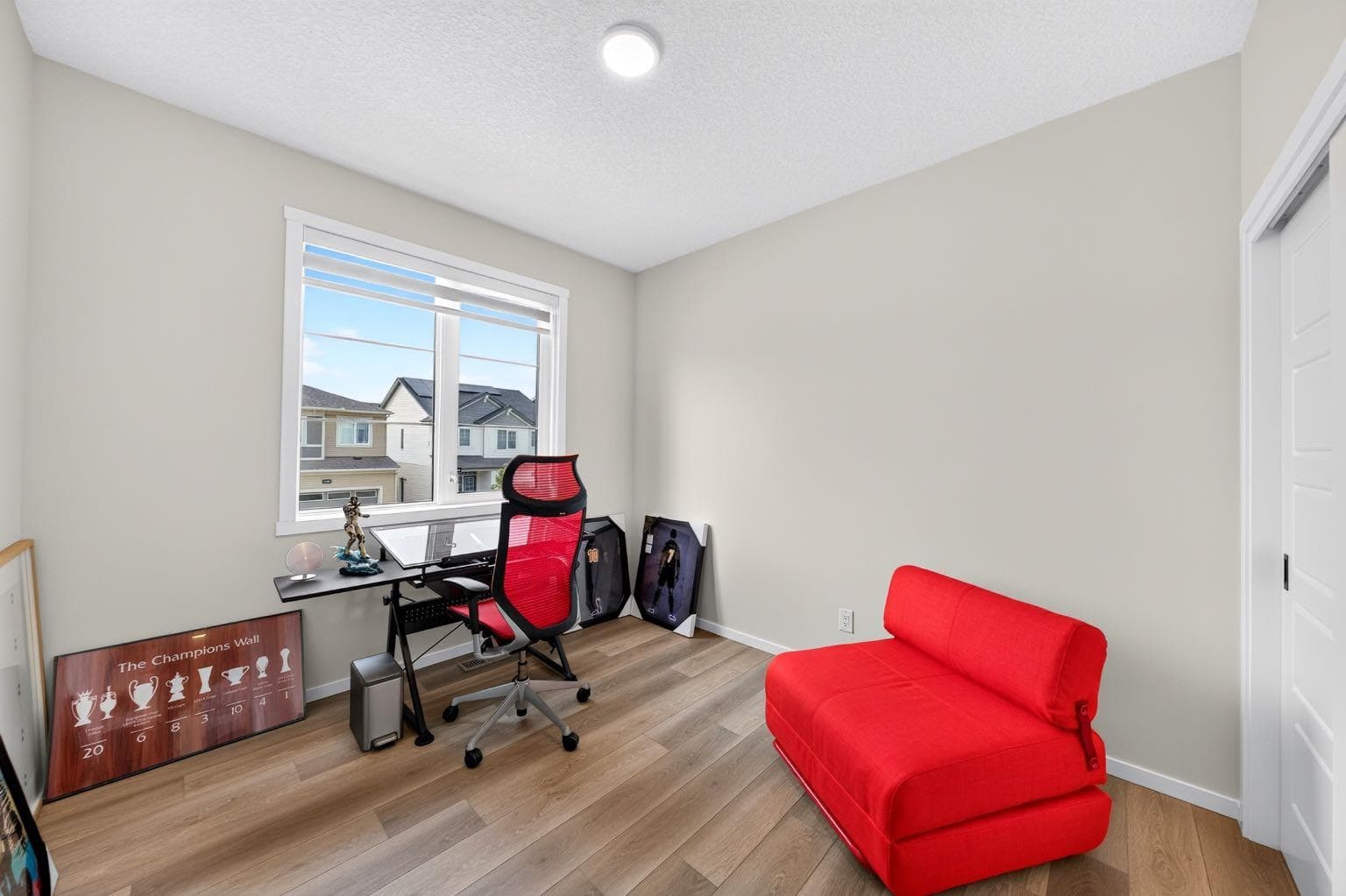 155 Carringford View NW
