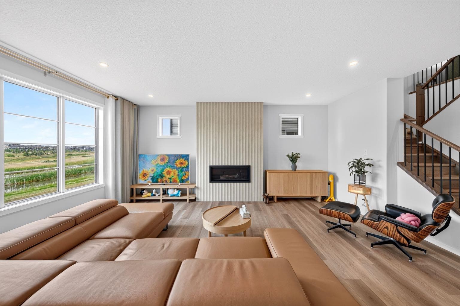 155 Carringford View NW