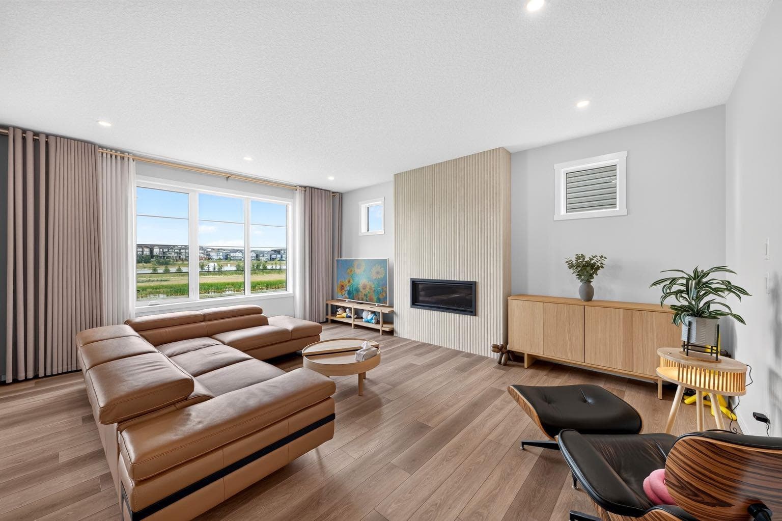 155 Carringford View NW