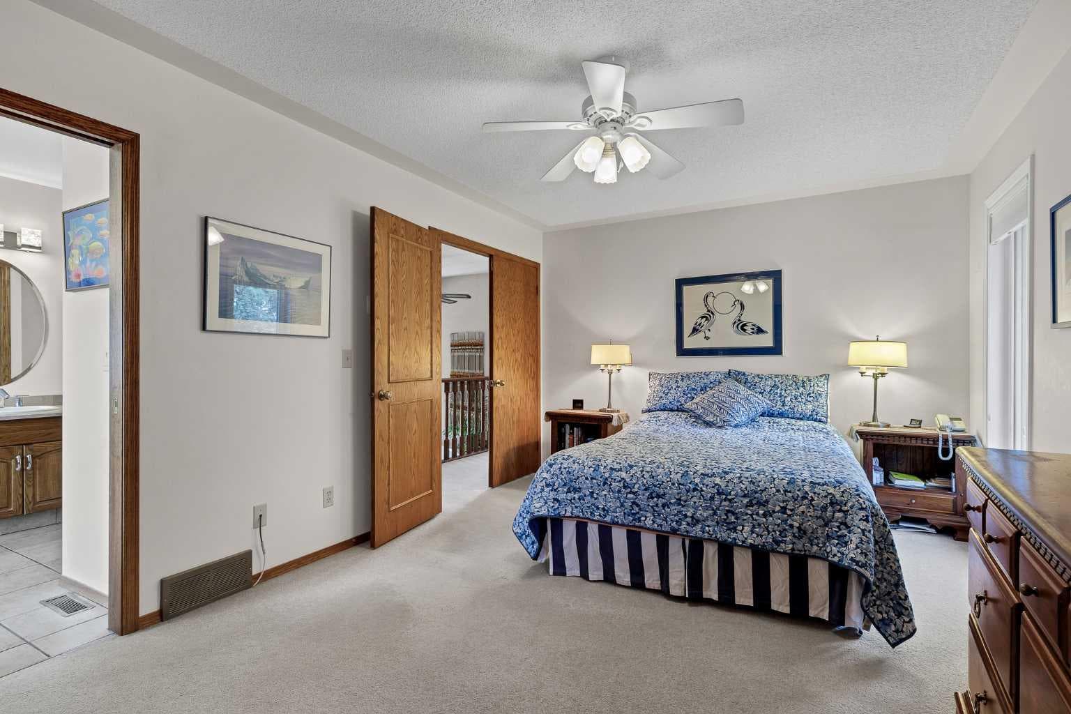 22 Varsity Estates View NW