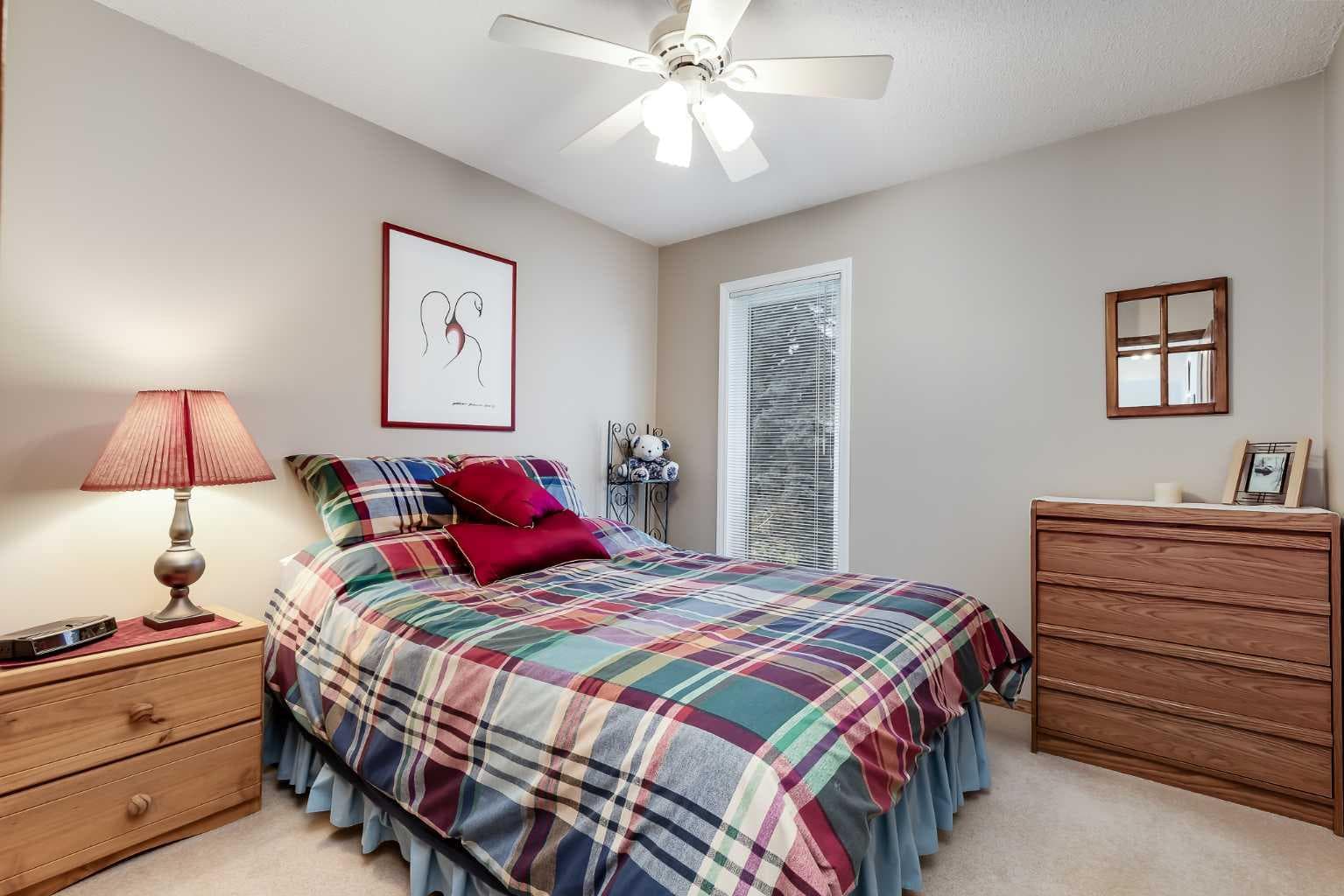 22 Varsity Estates View NW