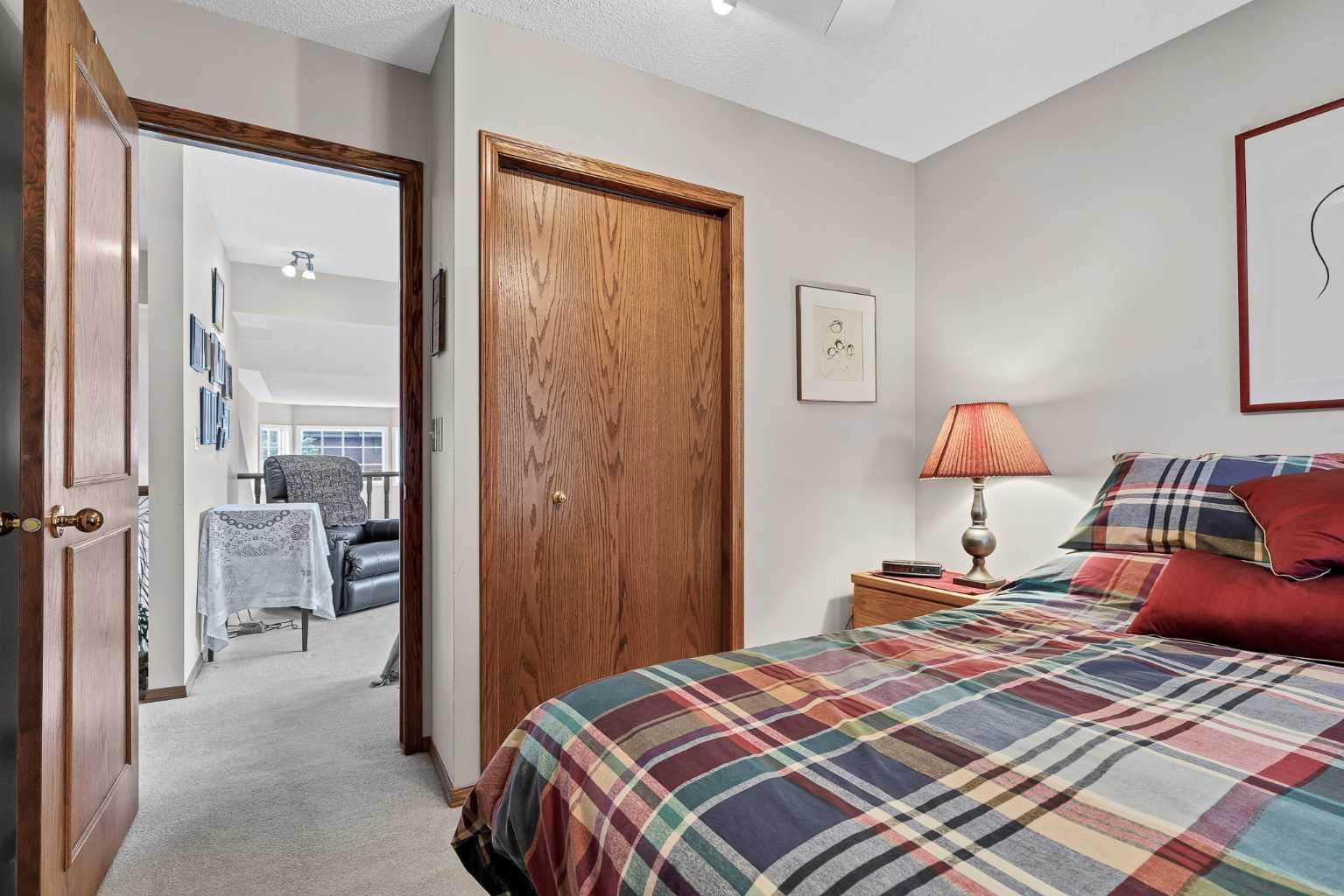 22 Varsity Estates View NW