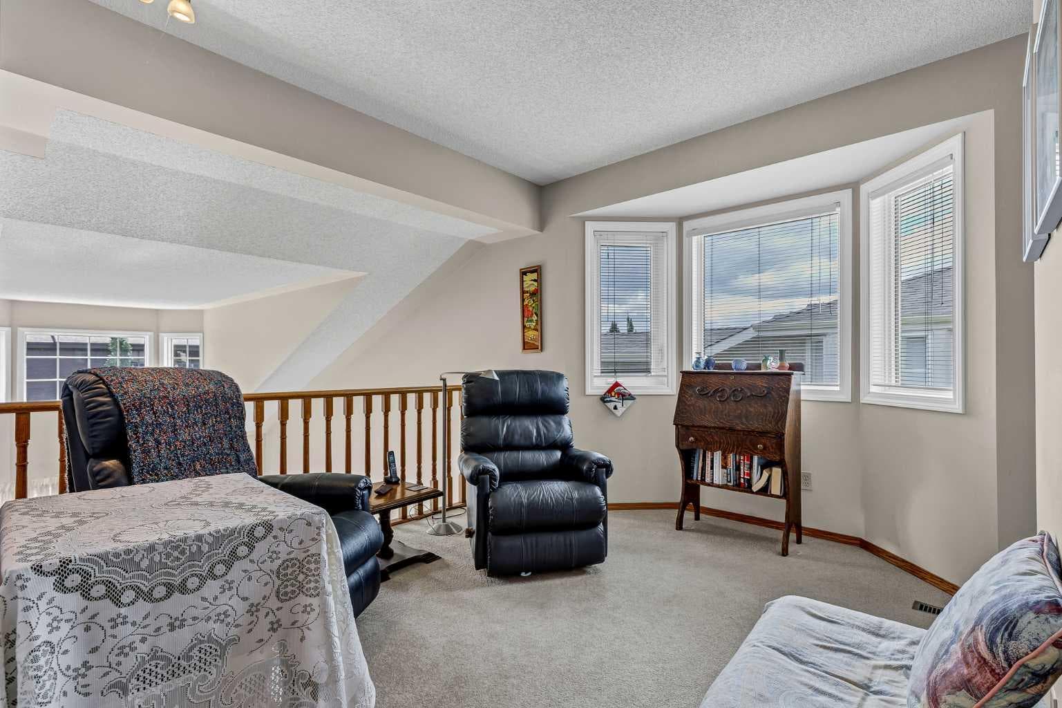 22 Varsity Estates View NW