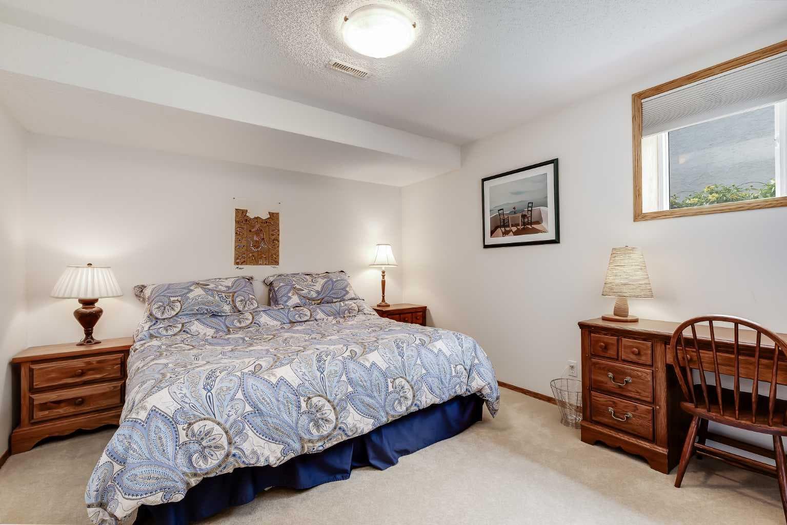 22 Varsity Estates View NW