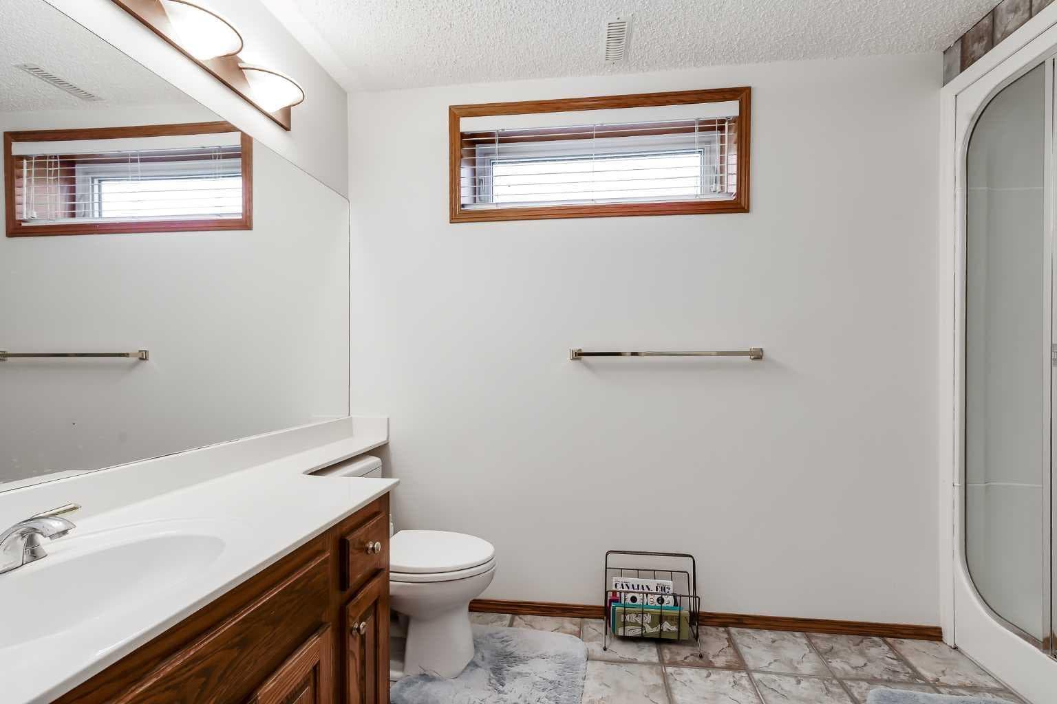 22 Varsity Estates View NW